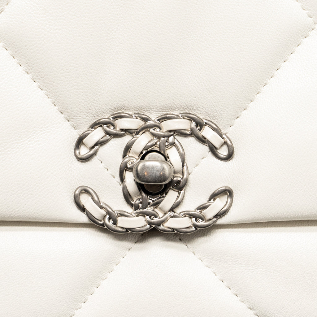 CHANEL SMALL 19 BAG LAMBSKIN WHITE MULTICOLOUR HARDWARE (MICROCHIP)