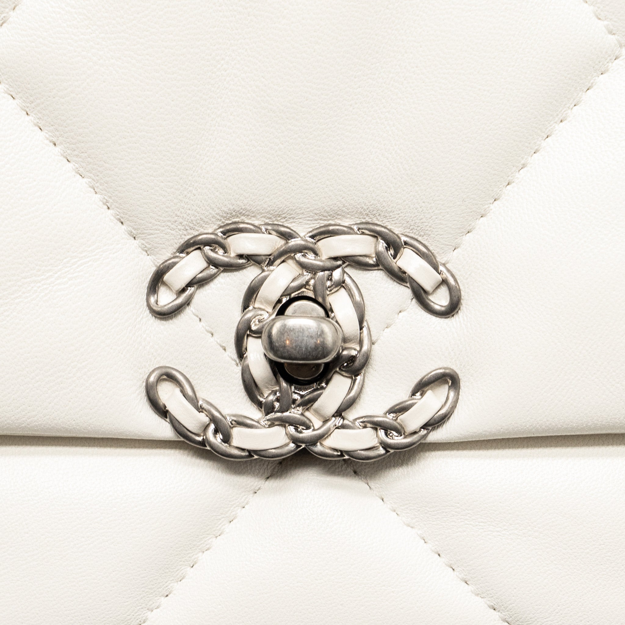 CHANEL SMALL 19 BAG LAMBSKIN WHITE MULTICOLOUR HARDWARE (MICROCHIP)