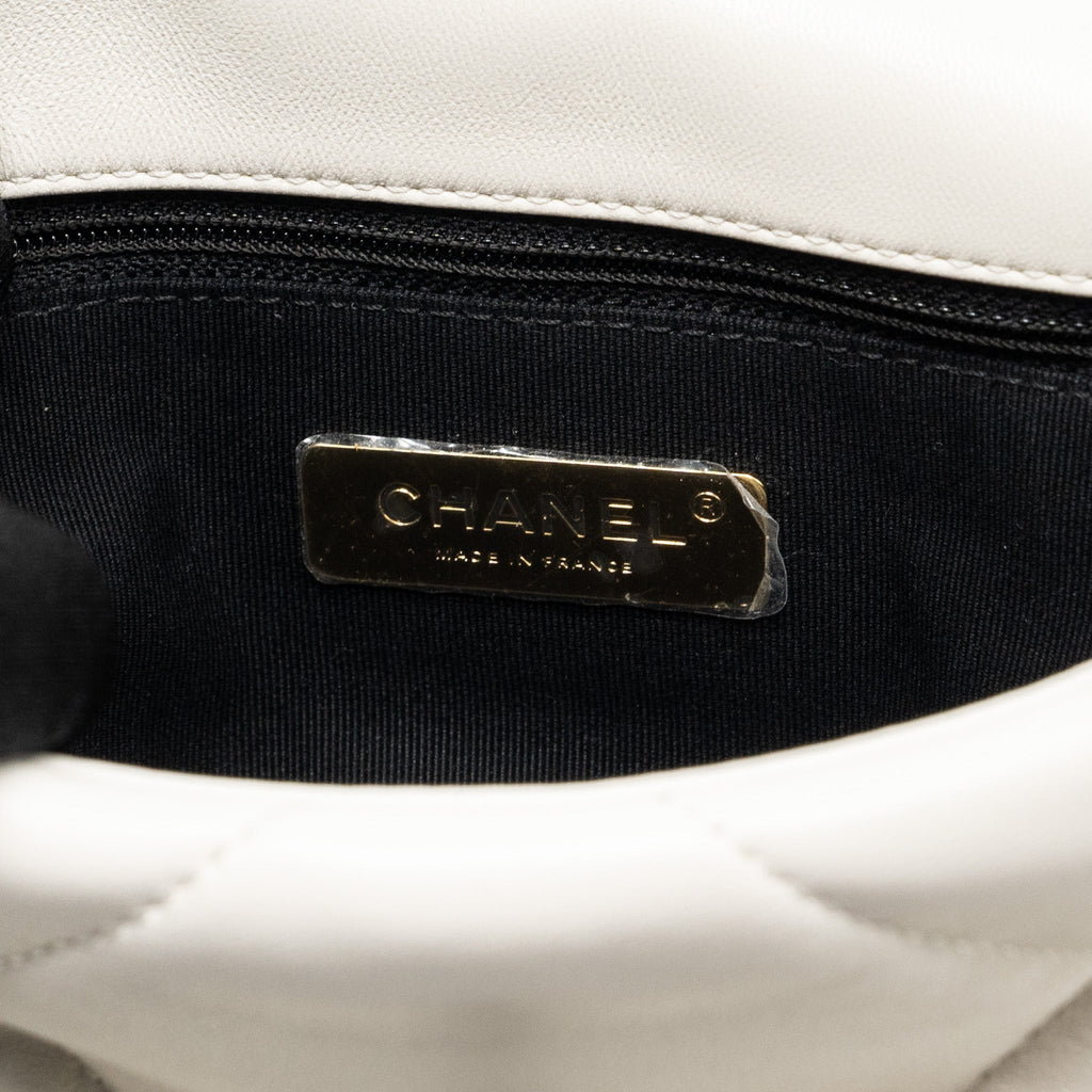 CHANEL SMALL 19 BAG LAMBSKIN WHITE MULTICOLOUR HARDWARE (MICROCHIP)