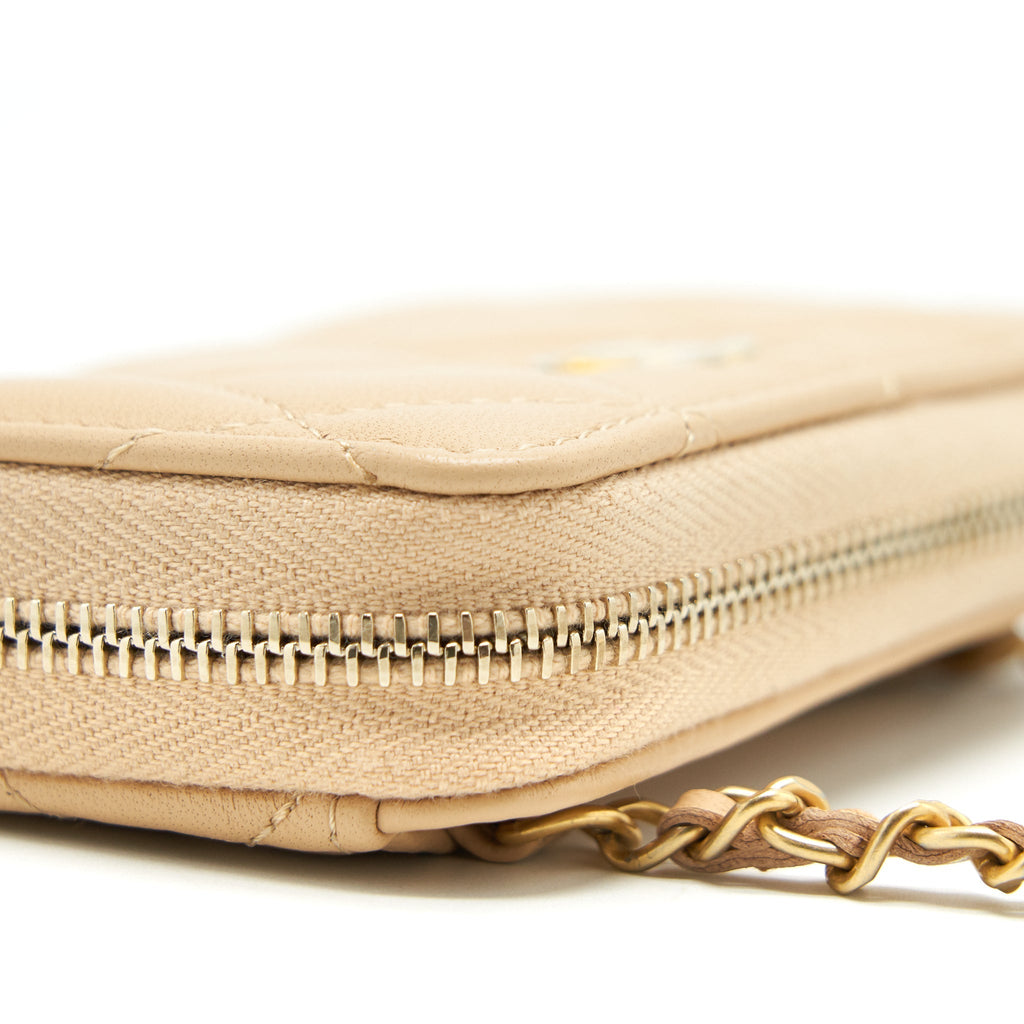 CHANEL 22C PEARL CRUSH CARD HOLDER WITH CHAIN BEIGE GHW