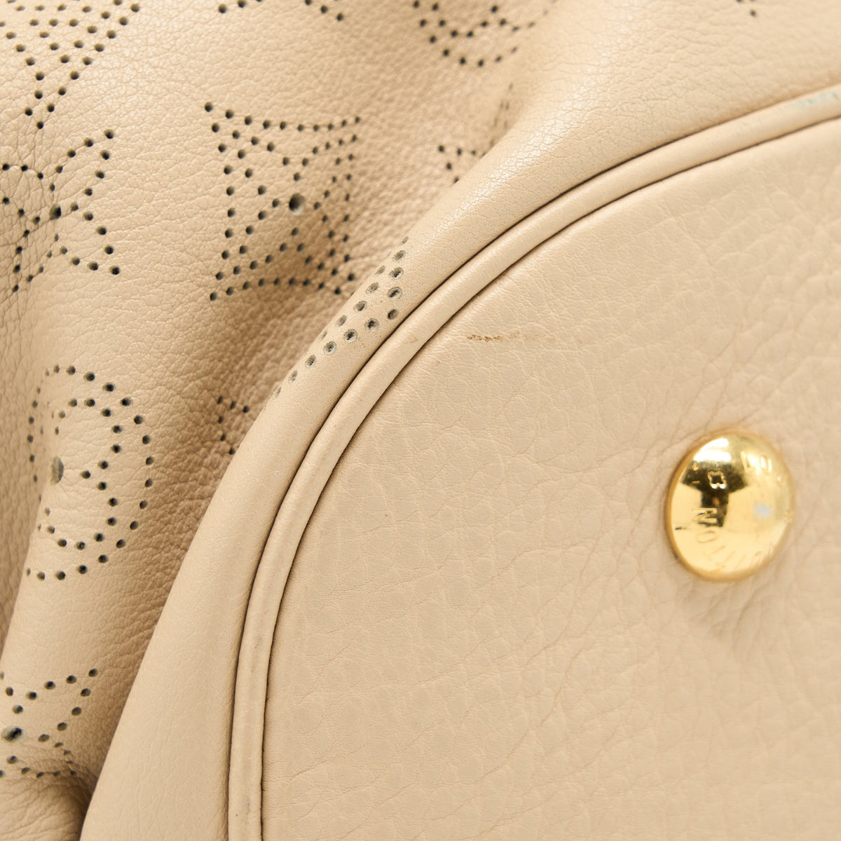 LOUIS VUITTON MAHINA HINA SHOULDER BAG BEIGE GHW