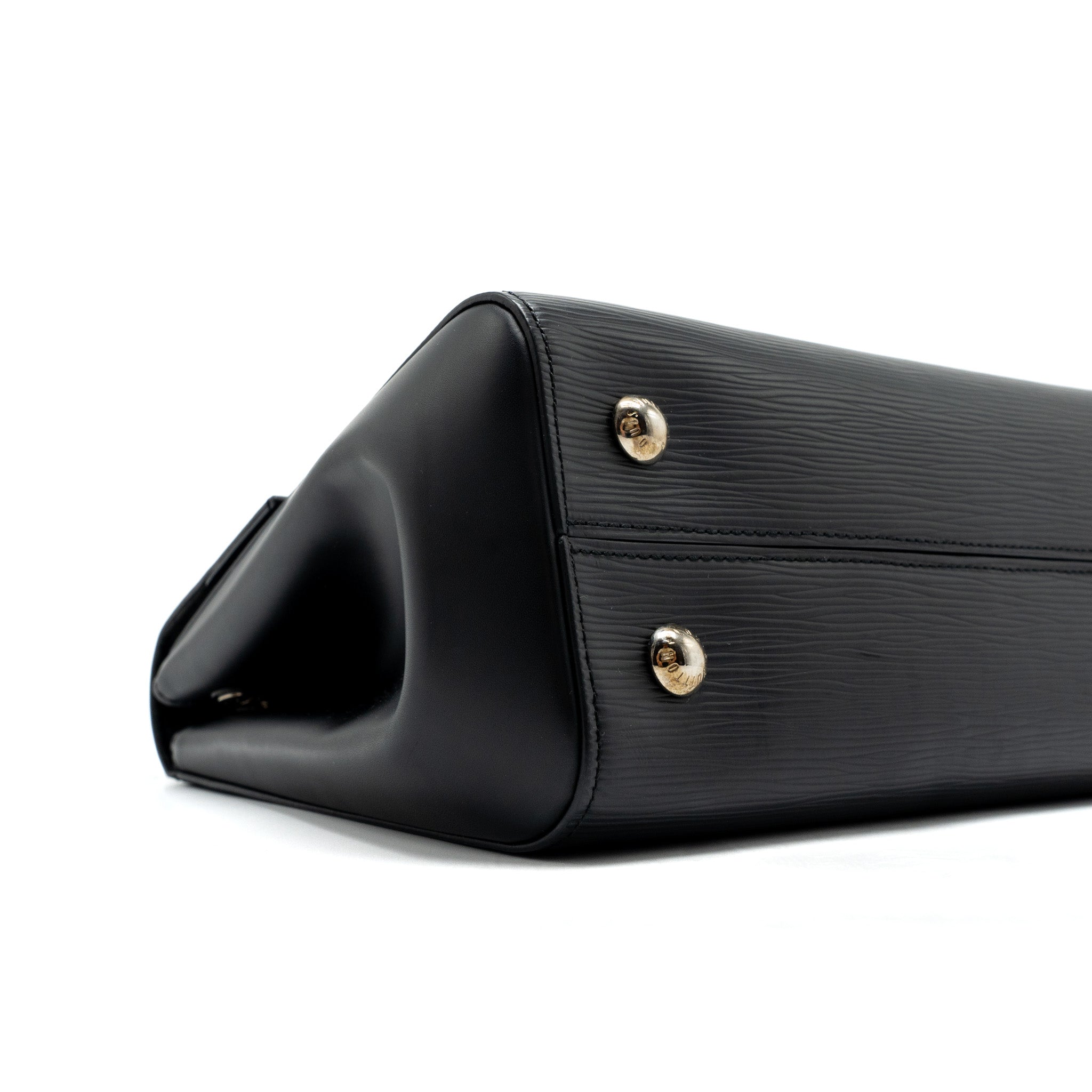 LOUIS VUITTON CLUNY MM EPI BLACK SHW