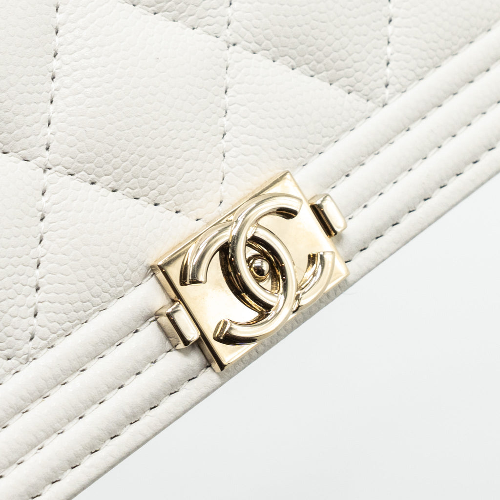 CHANEL BOY WALLET ON CHAIN CAVIAR WHITE LGHW (MICROCHIP)