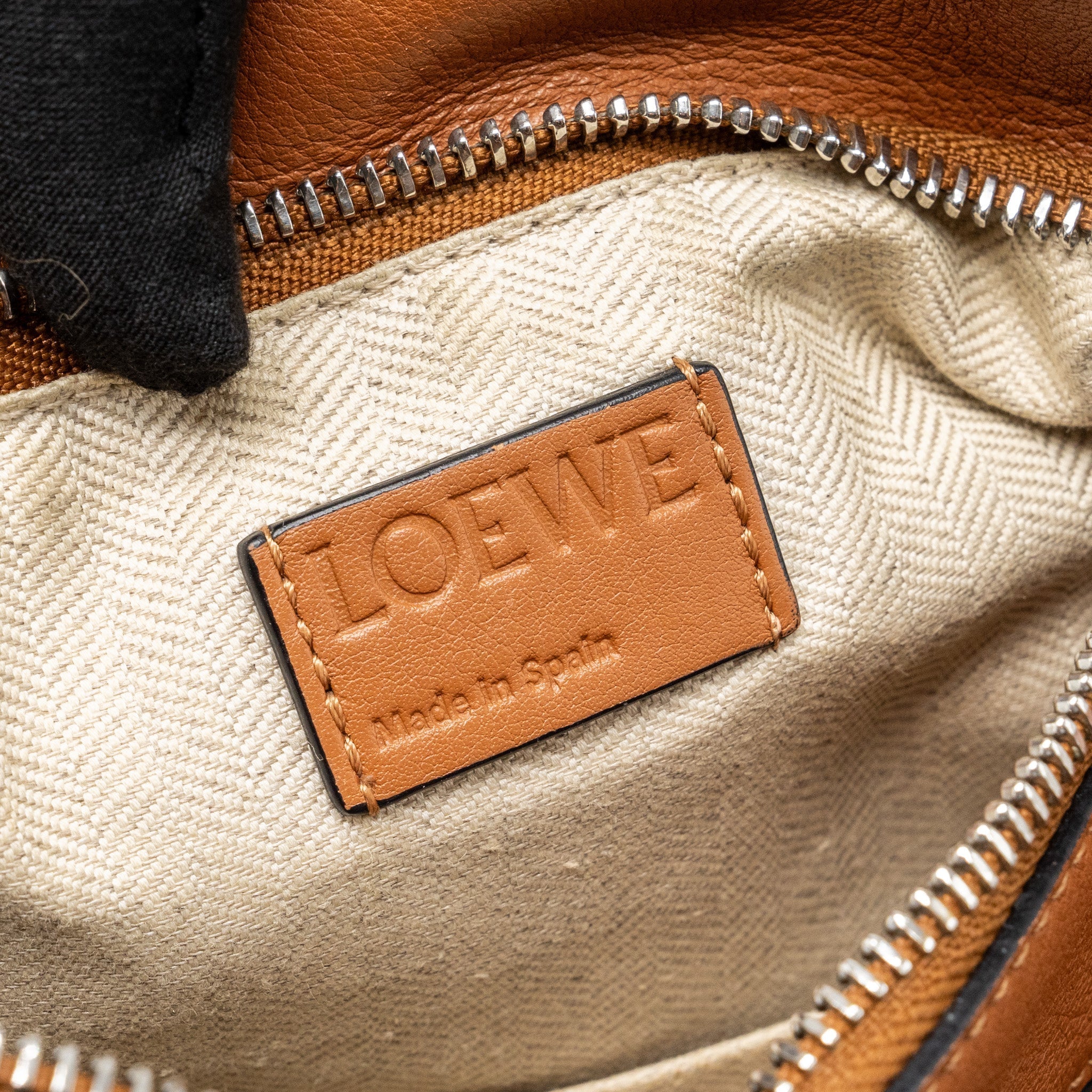 LOEWE SMALL PUZZLE BAG CALFSKIN TAN SHW