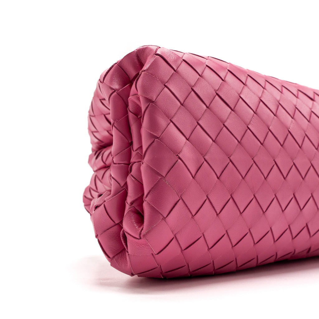 BOTTEGA VENETA MEDIUM POUCH CLUTCH INTERCCATO PINK