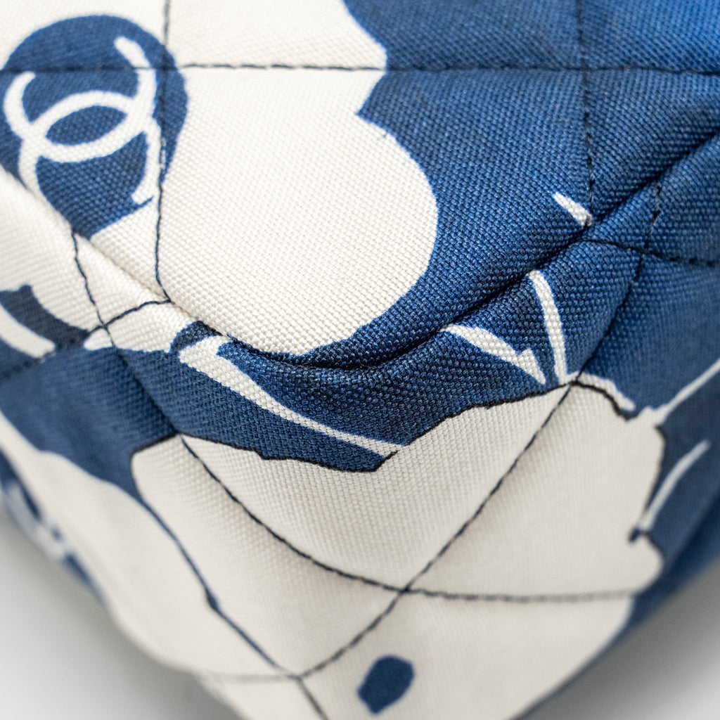 CHANEL MEDIUM LIMITED EDITION FLORA PRINTED CLASSIC FLAP BAG SILK BLUE/WHITE SHW (MICROCHIP)