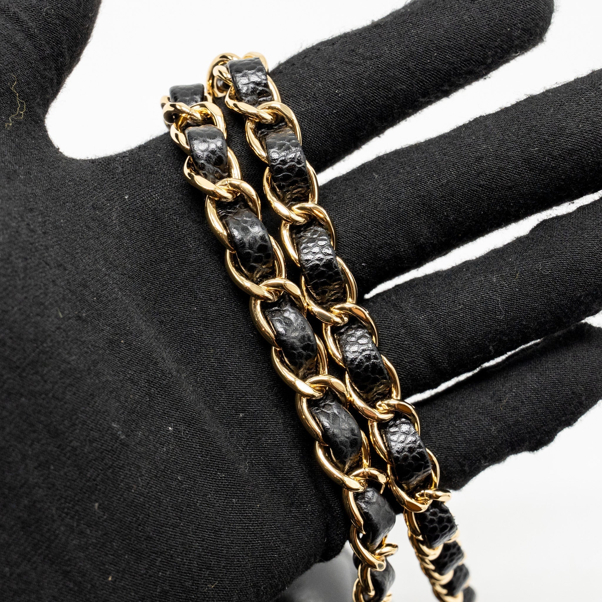 CHANEL MEDIUM CLASSIC DOUBLE FLAP BAG CAVIAR BLACK LGHW