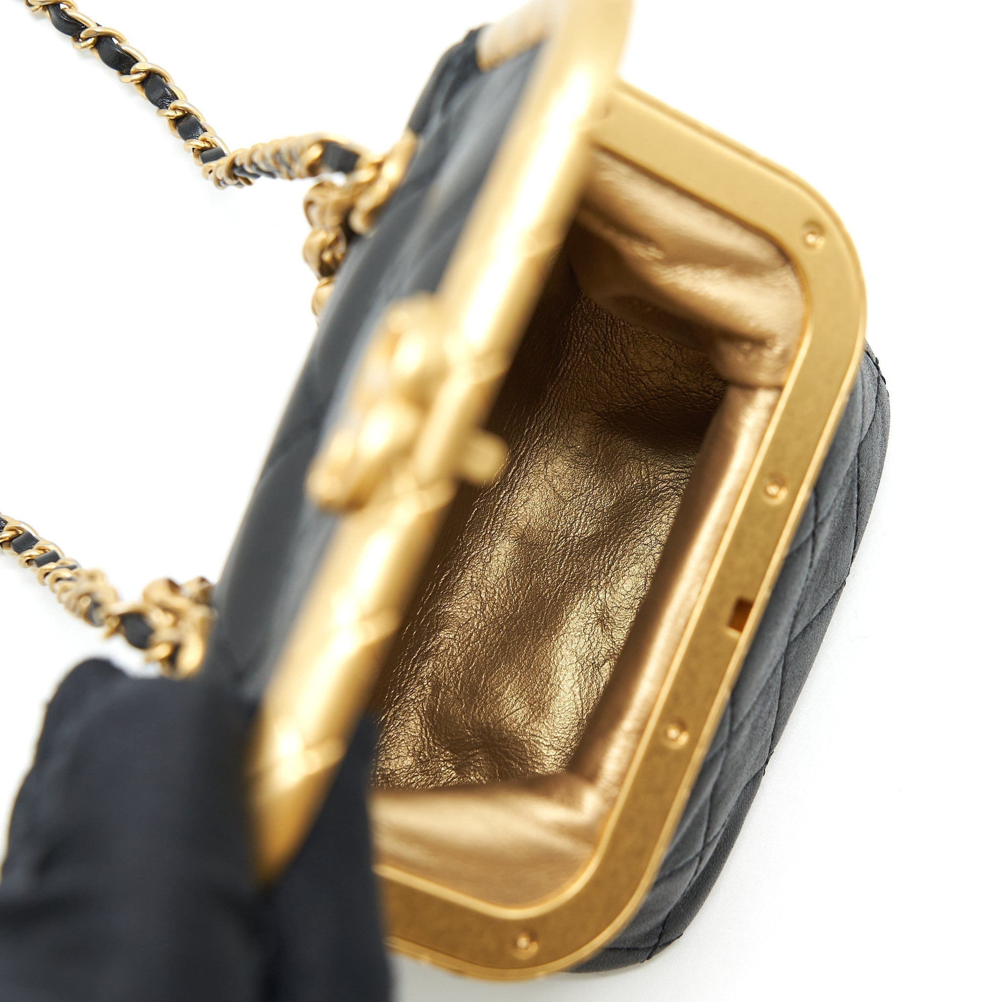 CHANEL 20A KISS-LOCK MINI VANITY FLAP BAG CALFSKIN BLACK GHW