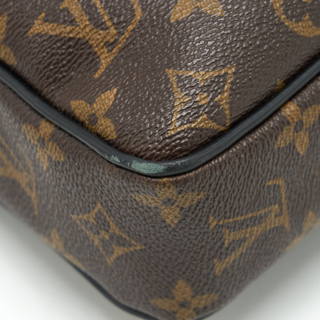 LOUIS VUITTON PORTE DOCUMENTS VOYAGE PM BAG MONOGRAM CANVAS