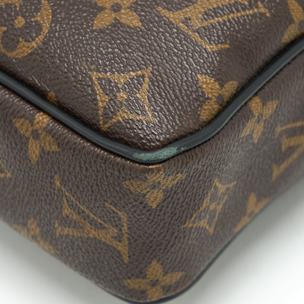 LOUIS VUITTON PORTE DOCUMENTS VOYAGE PM BAG MONOGRAM CANVAS
