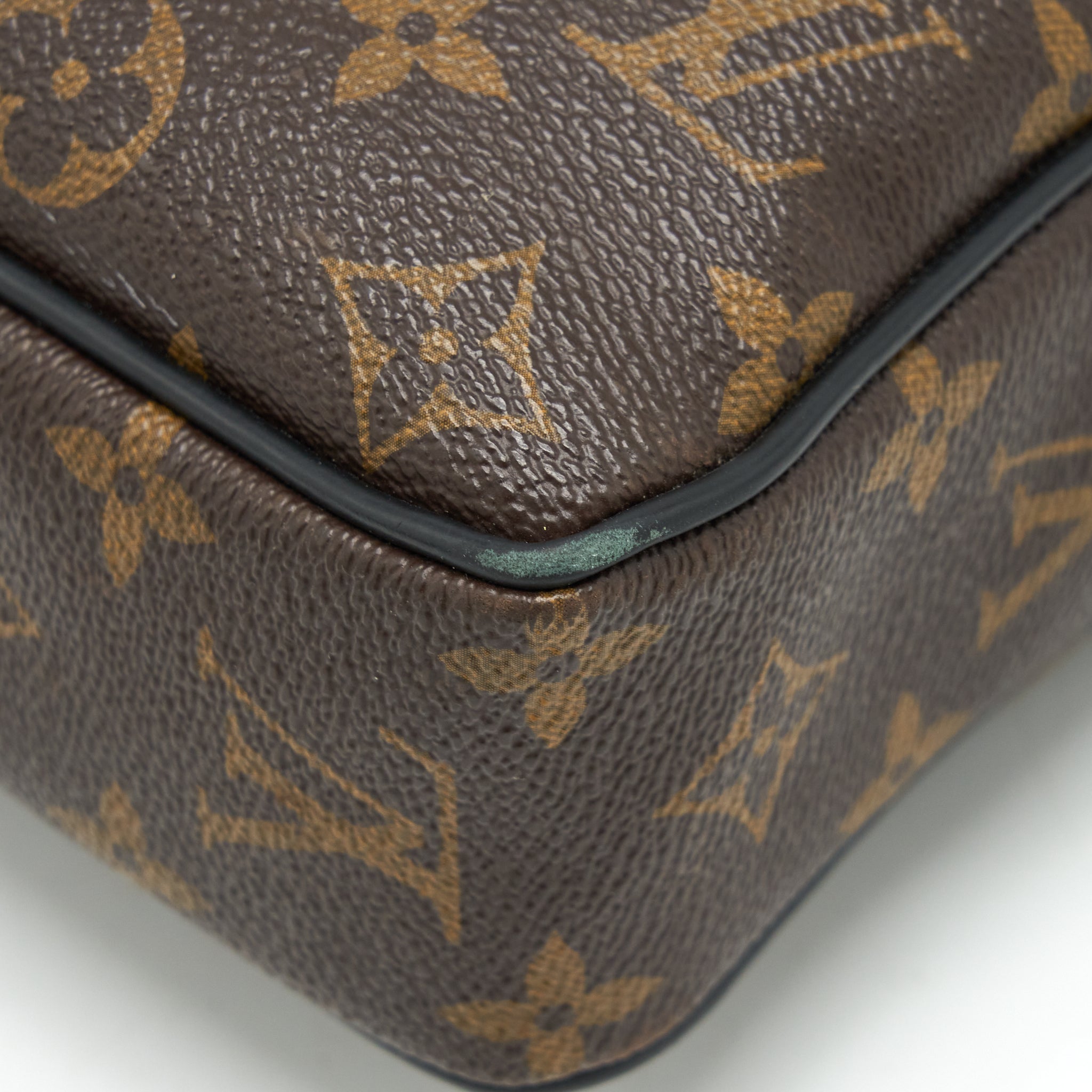 LOUIS VUITTON PORTE DOCUMENTS VOYAGE PM BAG MONOGRAM CANVAS