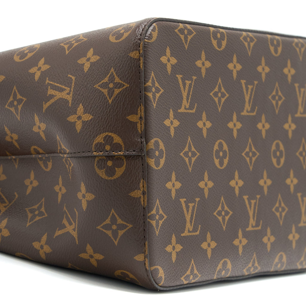 LOUIS VUITTON NEONOE MONOGRAM CANVAS CARAMEL GHW