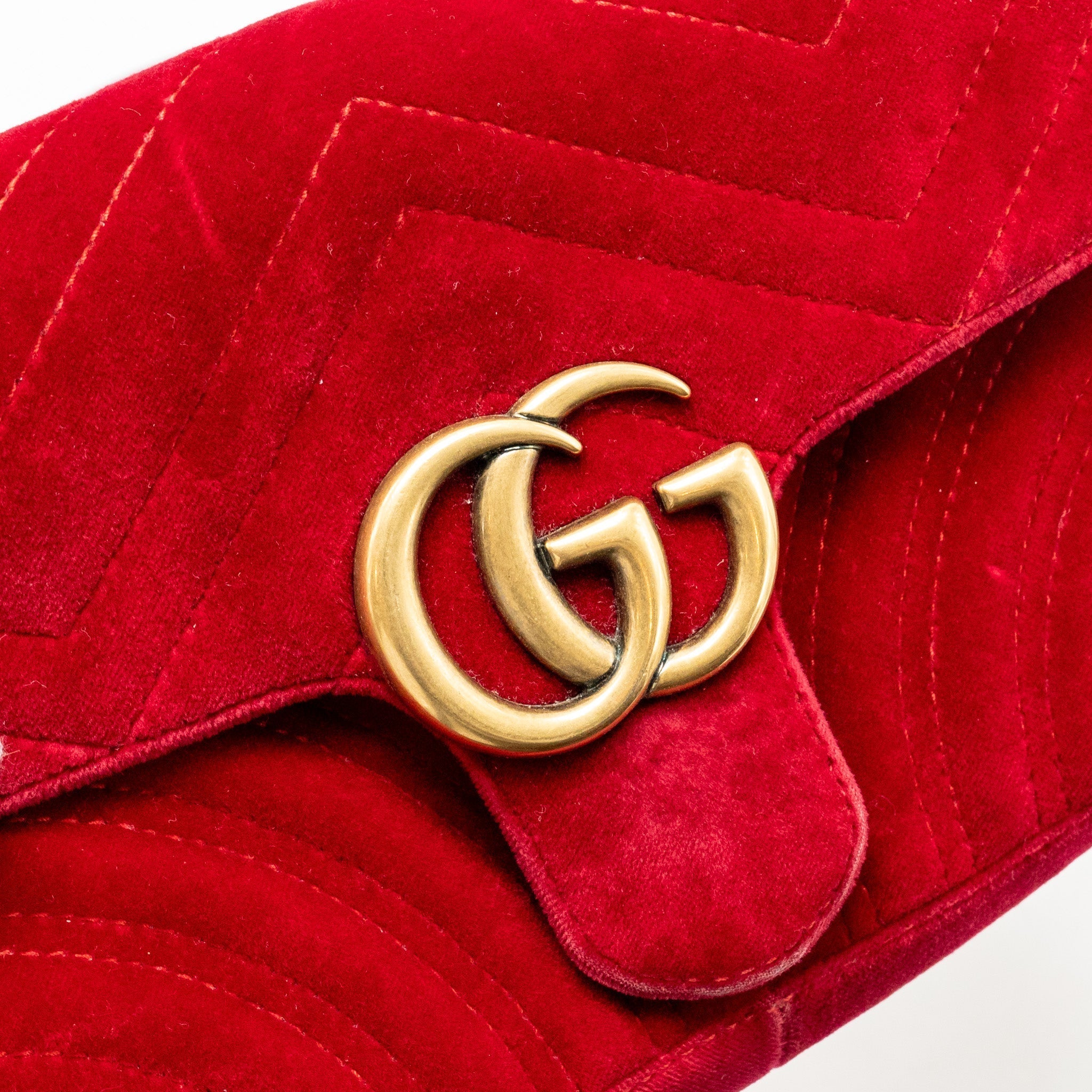 GUCCI SMALL GG MARMONT BAG VELVET RED GHW