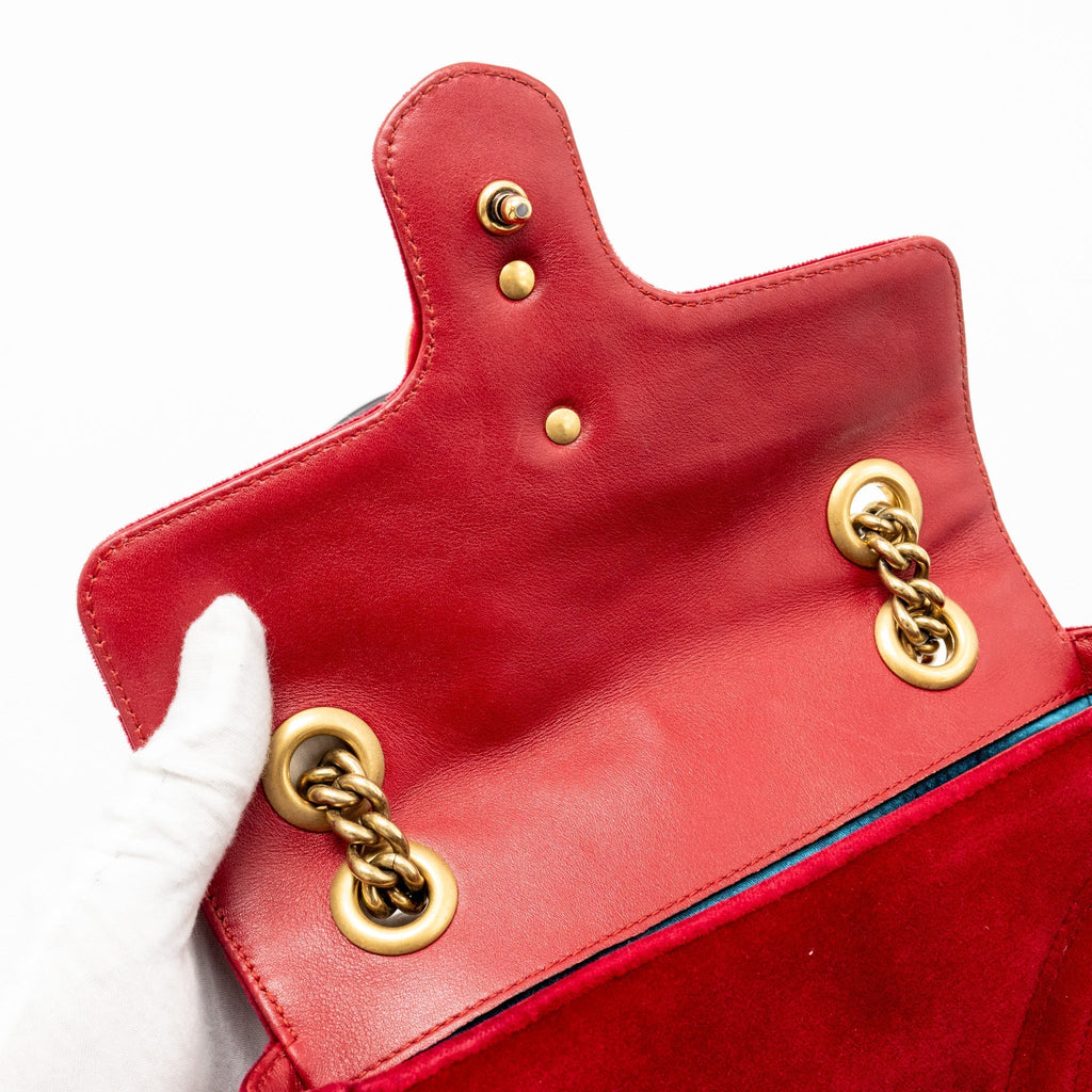GUCCI SMALL GG MARMONT BAG VELVET RED GHW