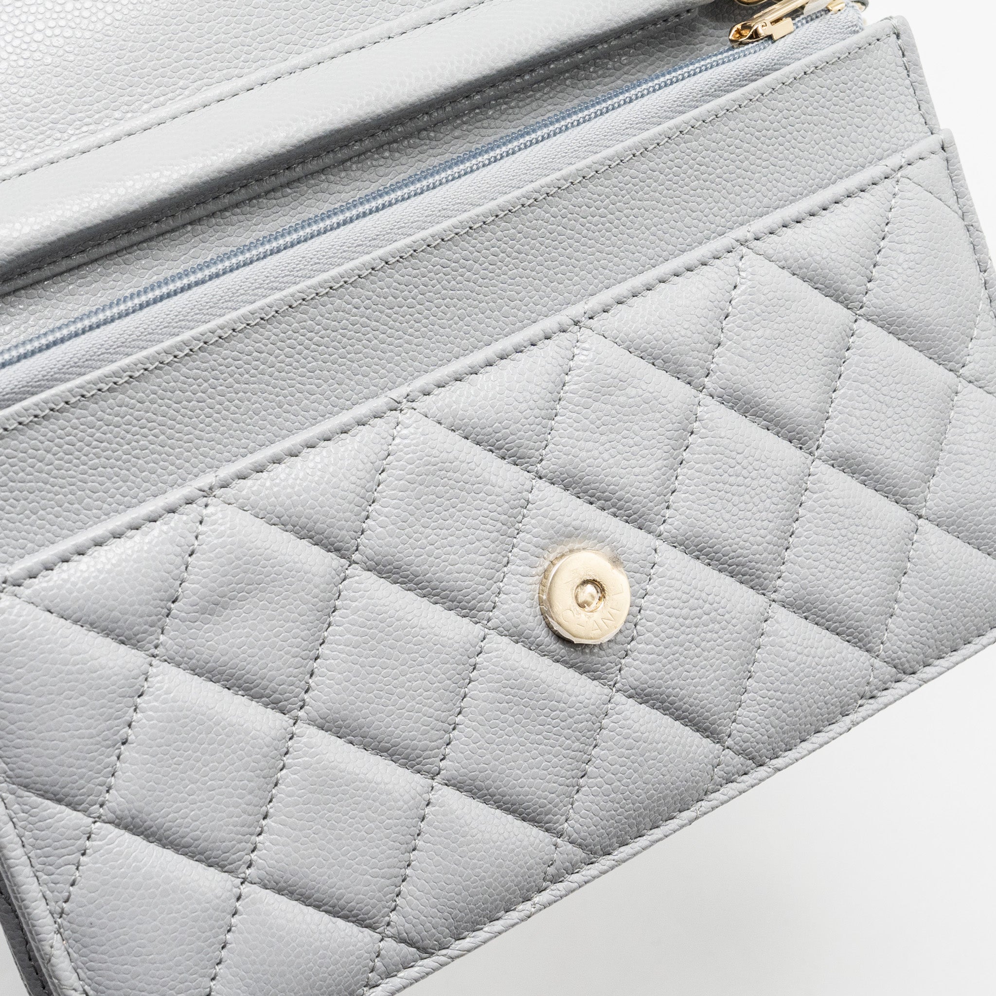 CHANEL CLASSIC WALLET ON CHAIN CAVIAR LIGHT GREY LGHW (MICROCHIP)