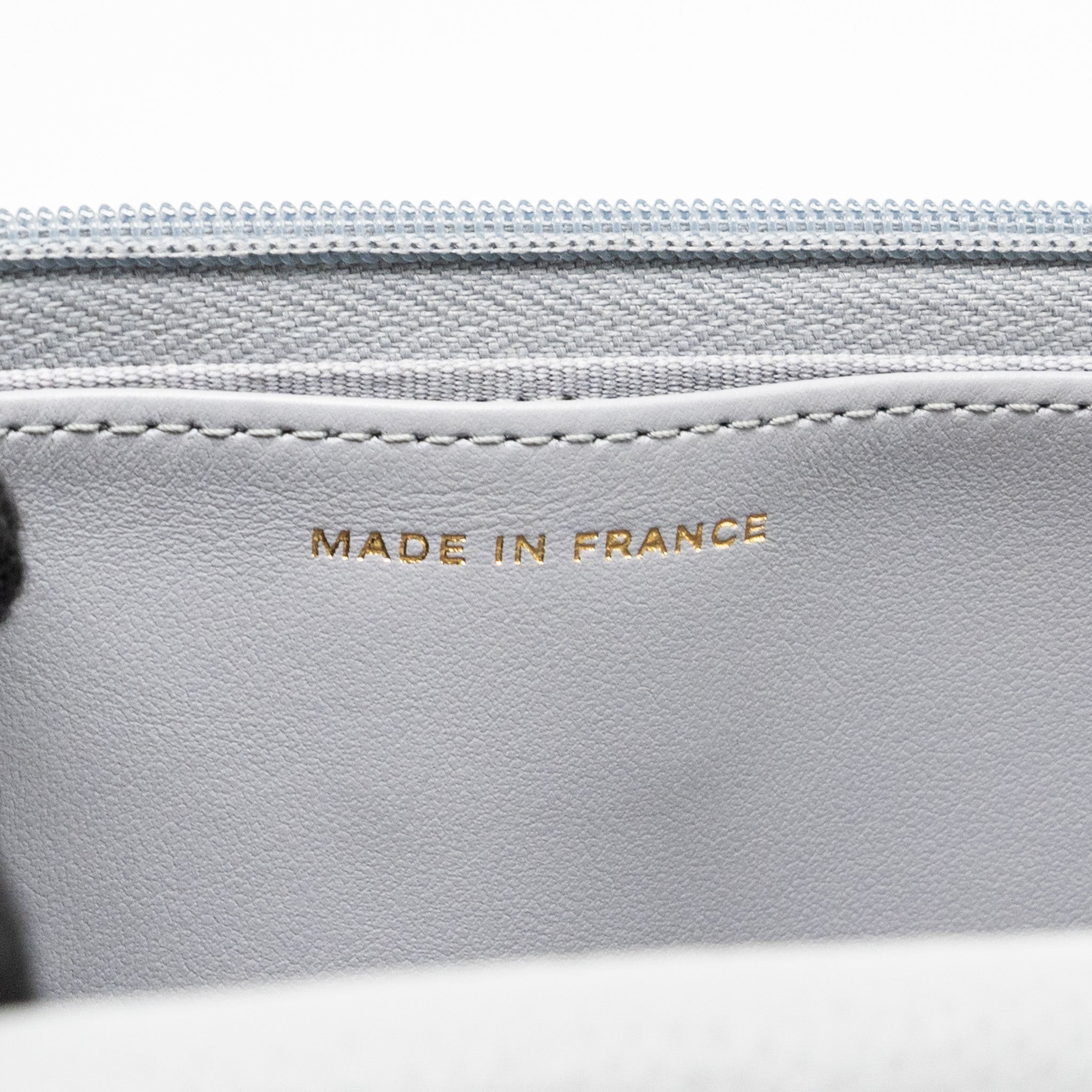 CHANEL CLASSIC WALLET ON CHAIN CAVIAR LIGHT GREY LGHW (MICROCHIP)