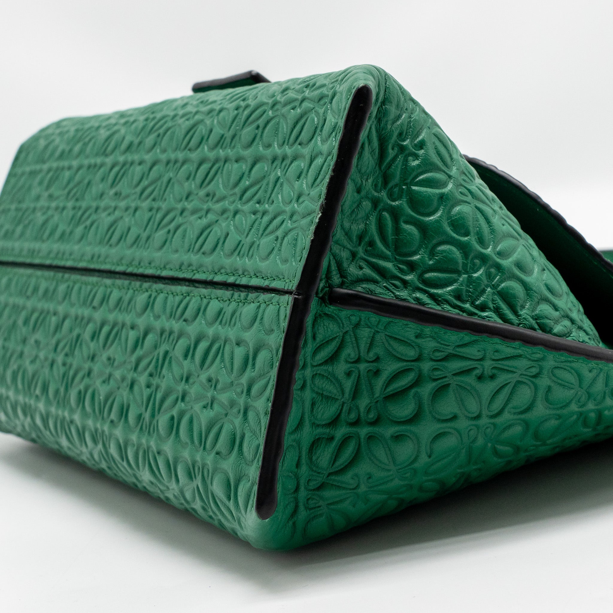 LOEWE AVENUE ANAGRAM CROSSBODY BAG EMBOSSED CALFSKIN GREEN GHW