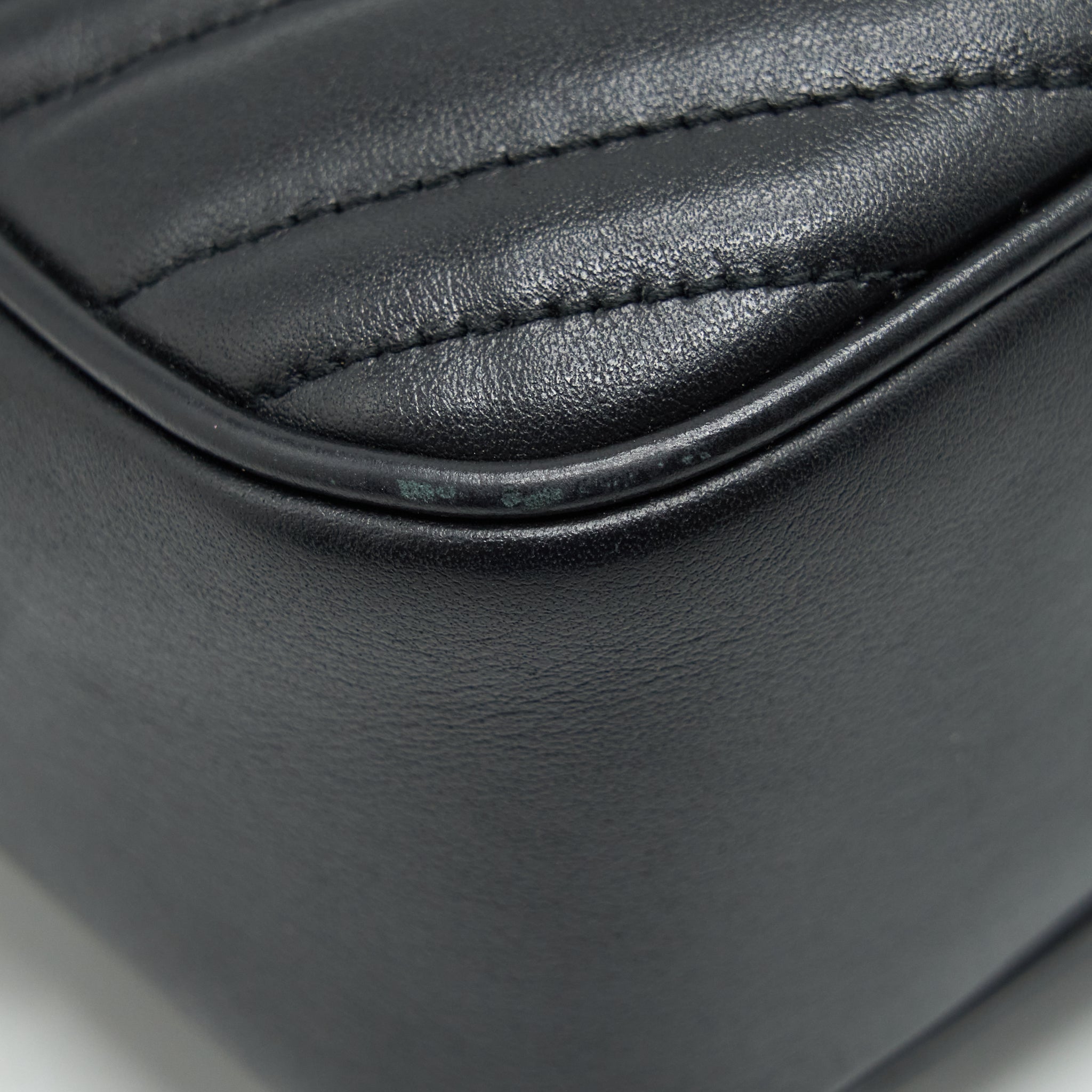 GUCCI GG MARMONT SMALL MATELASSE SHOULDER BAG BLACK GHW