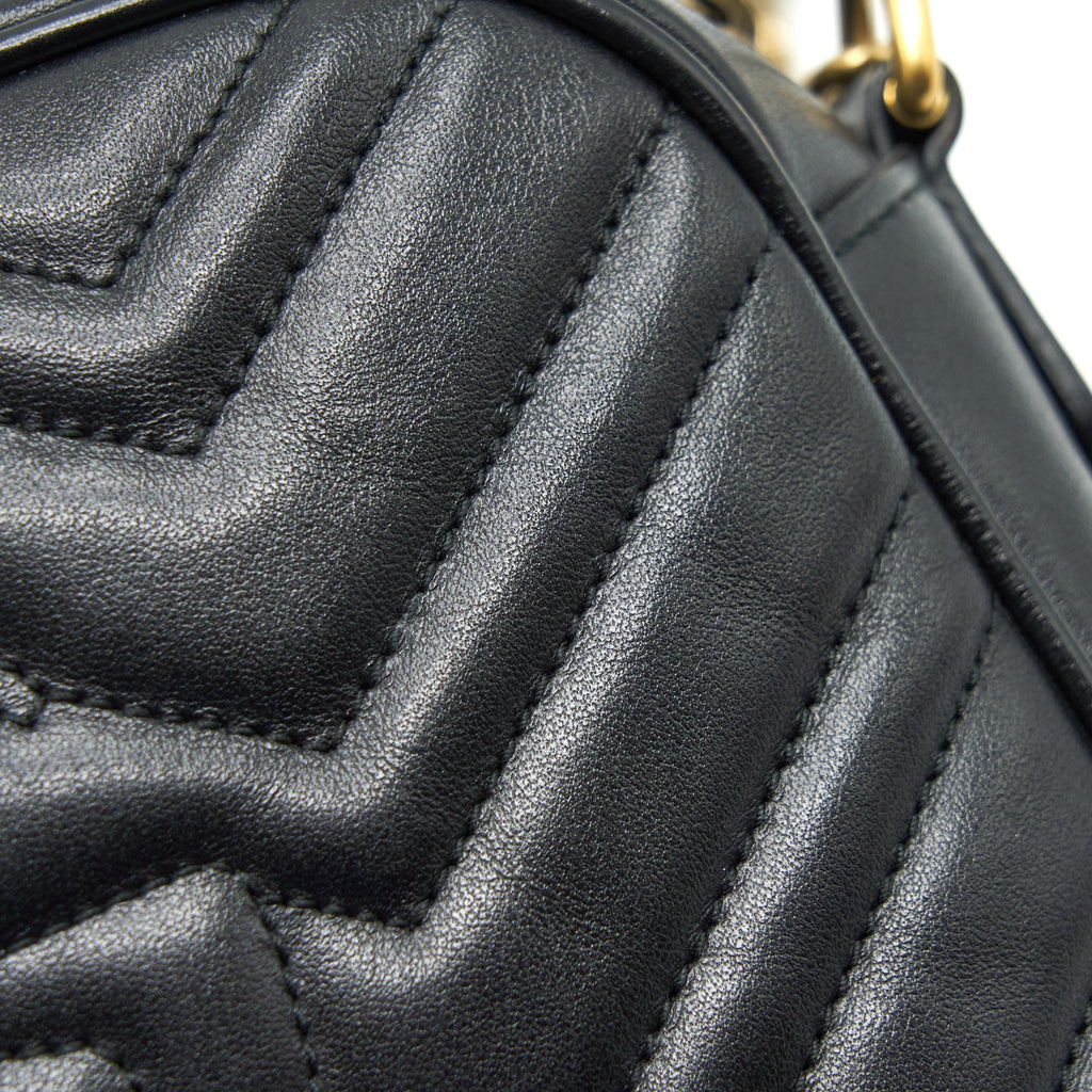 GUCCI GG MARMONT SMALL MATELASSE SHOULDER BAG BLACK GHW