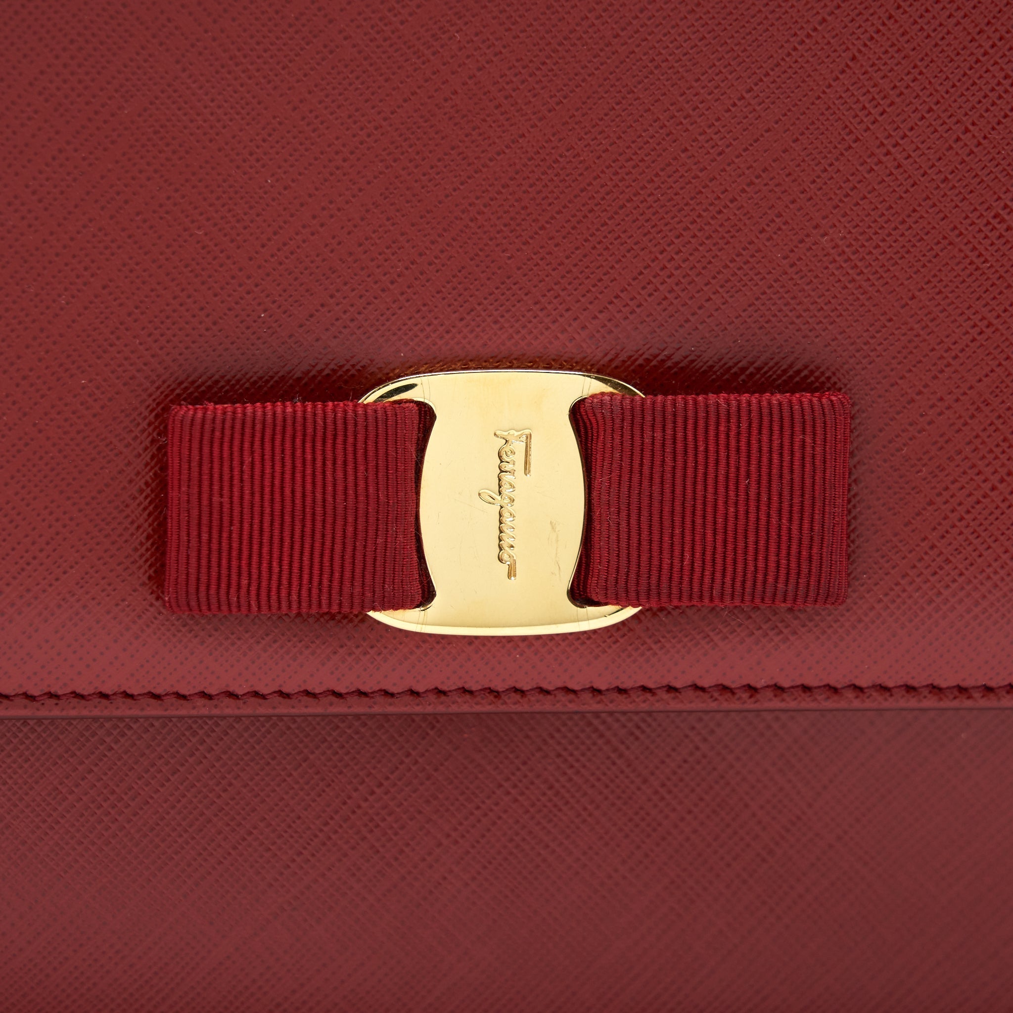 SALVATORE FERRAGAMO GINNY SAFFIANO SHOULDER BAG CALFSKIN RED GHW