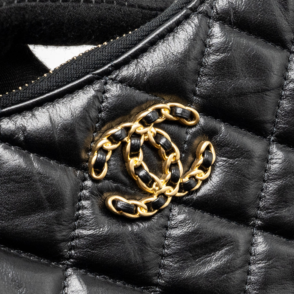 CHANEL 23K SMALL HOBO SHOULDER BAG CALFSKIN BLACK GHW (MICROCHIP)