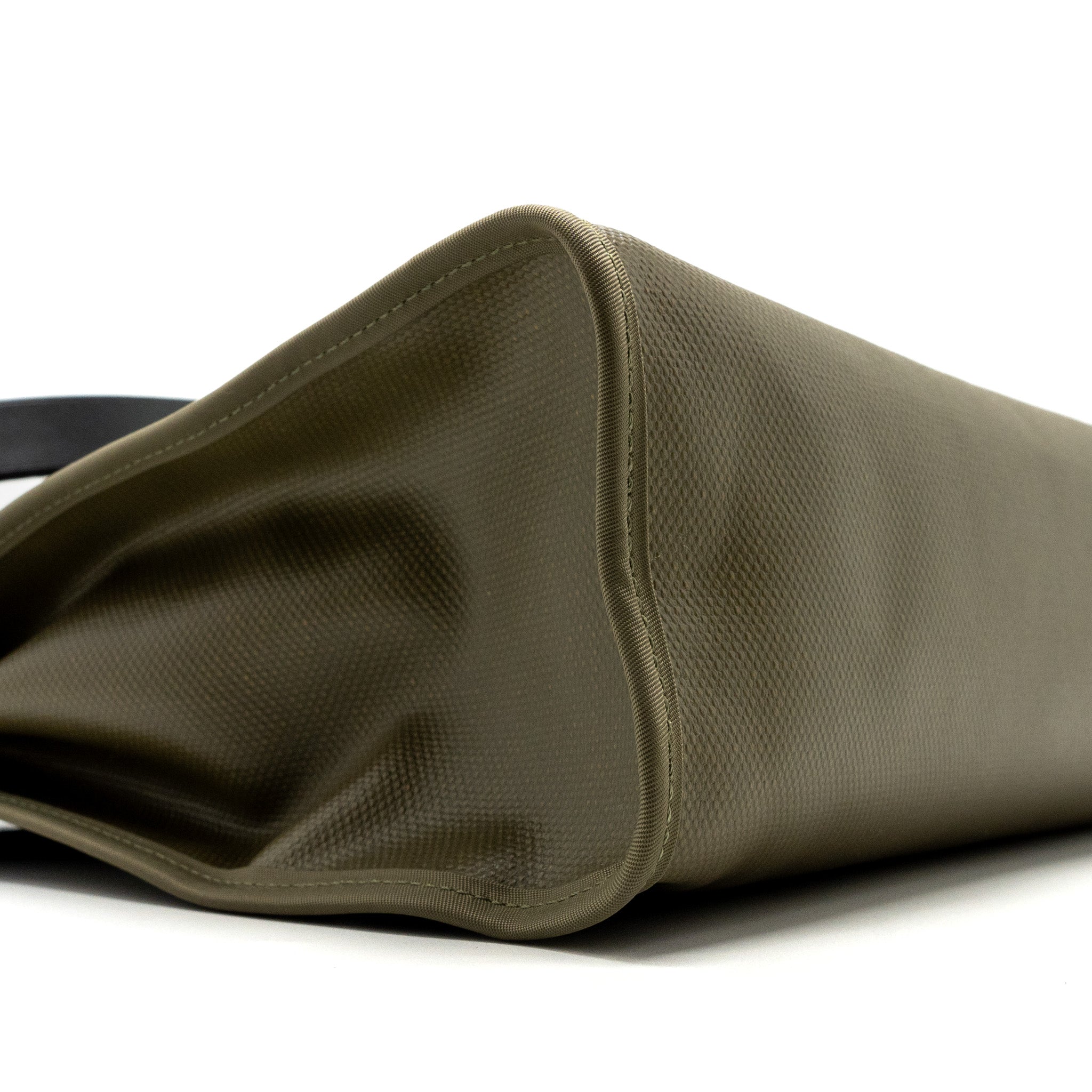 HERMES HERBAG 31 ZIP BAG TOLIE H BERLINE CANVAS/VACHE HUNTER LICHEN/ECRU-BEIGE/BLACK SHW