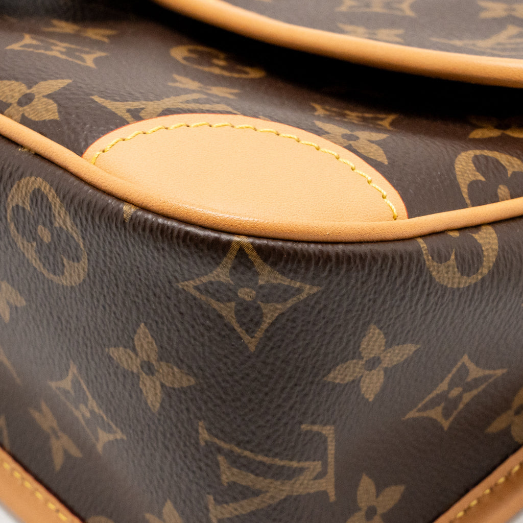 Louis Vuitton Diane bag monogram canvas pink strap GHW