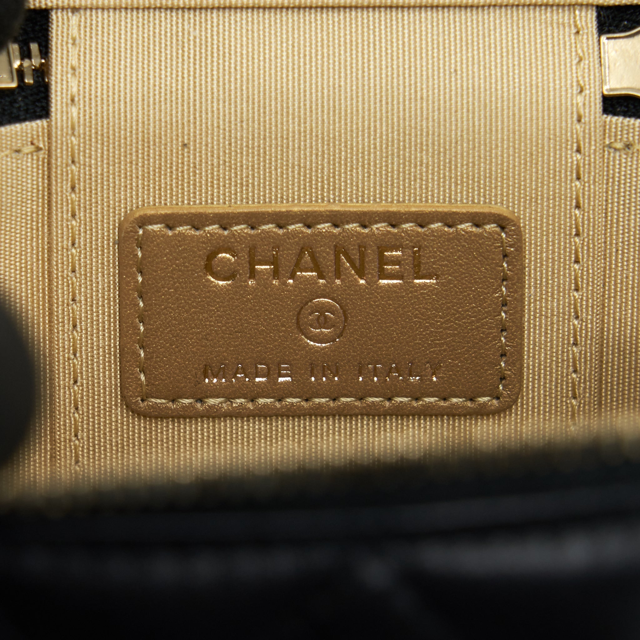 CHANEL PEARL CRUSH MINI VANITY CASE LAMBSKIN BLACK GHW