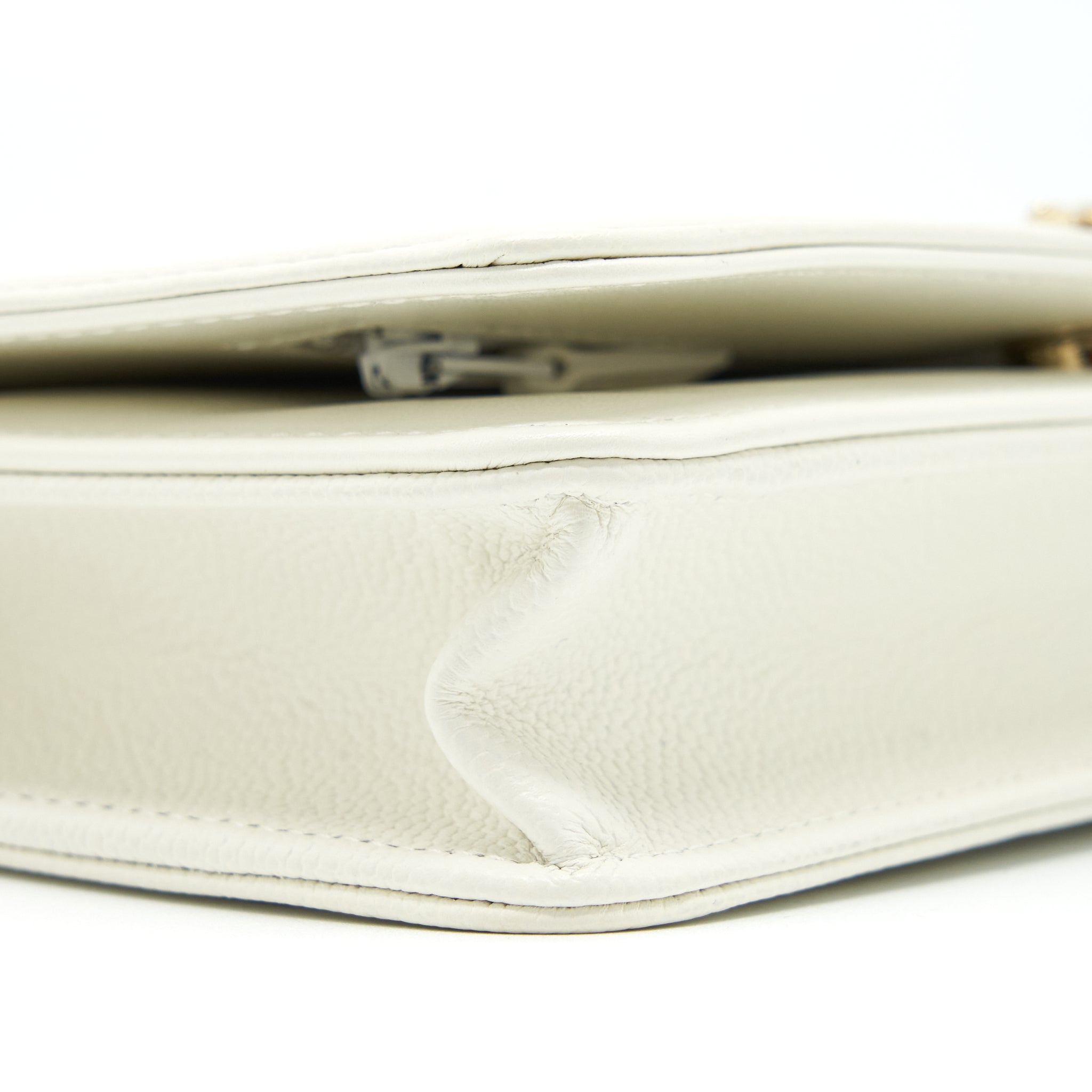 CHANEL BOY WALLET ON CHAIN CAVIAR WHITE LGHW (MICROCHIP)