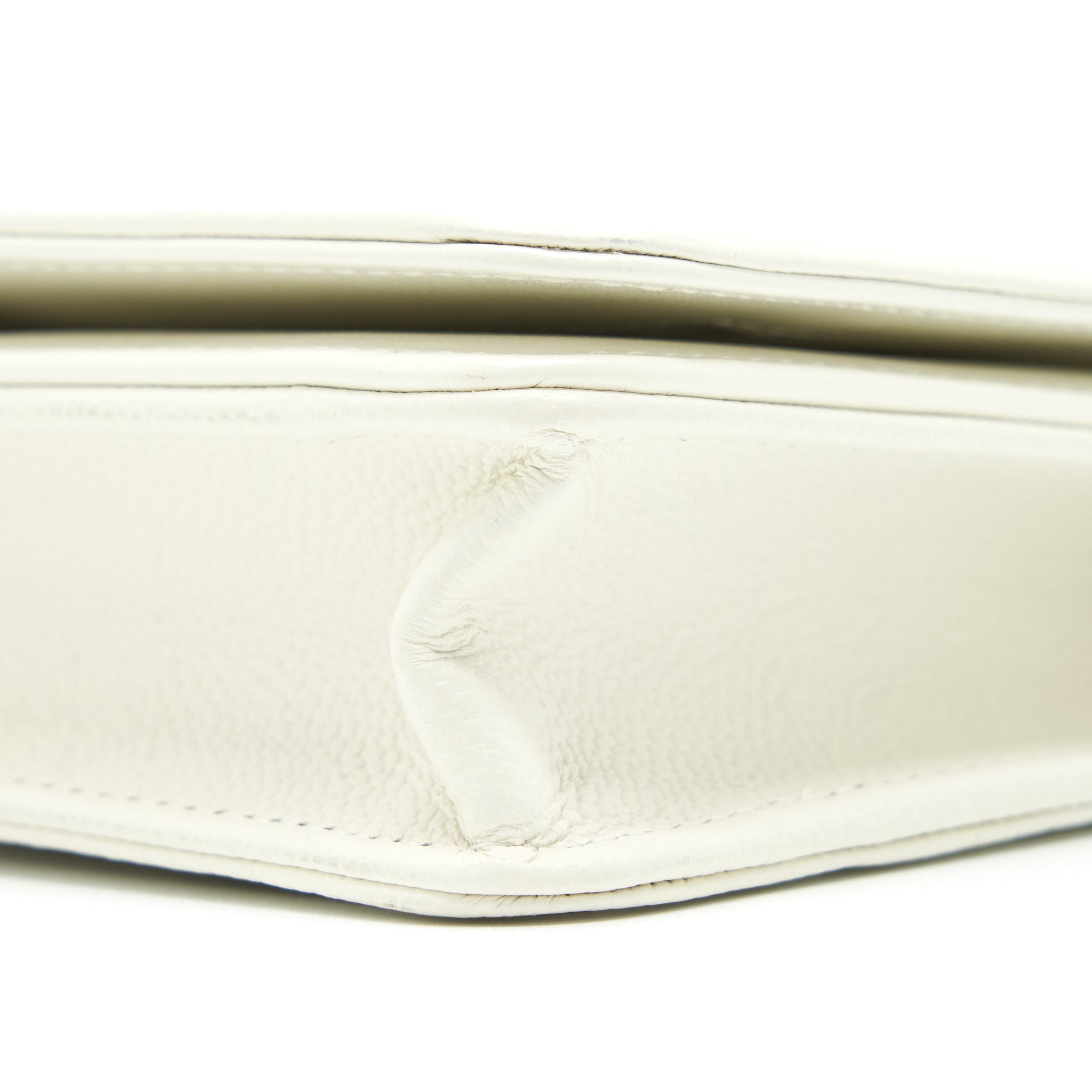 CHANEL BOY WALLET ON CHAIN CAVIAR WHITE LGHW (MICROCHIP)