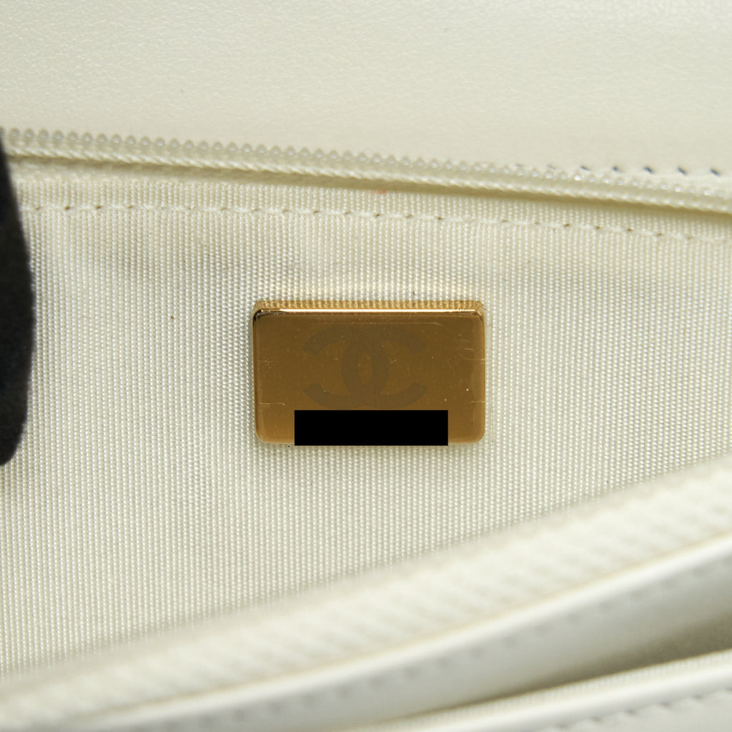CHANEL BOY WALLET ON CHAIN CAVIAR WHITE LGHW (MICROCHIP)