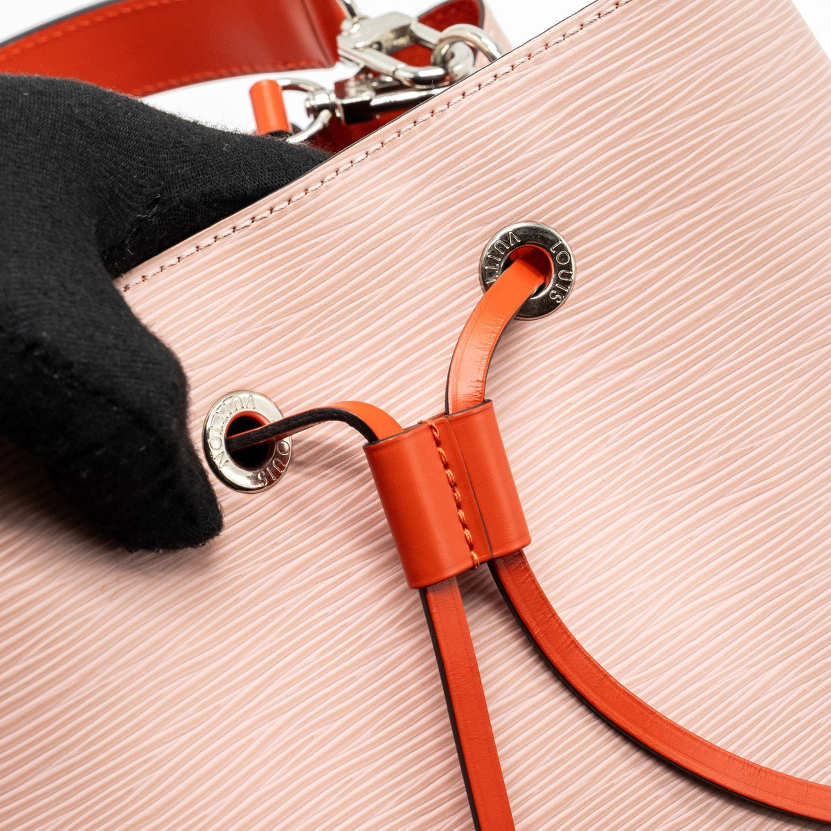 LOUIS VUITTON NEONOE EPI LEATHER PINK MULTICOLOR SHW