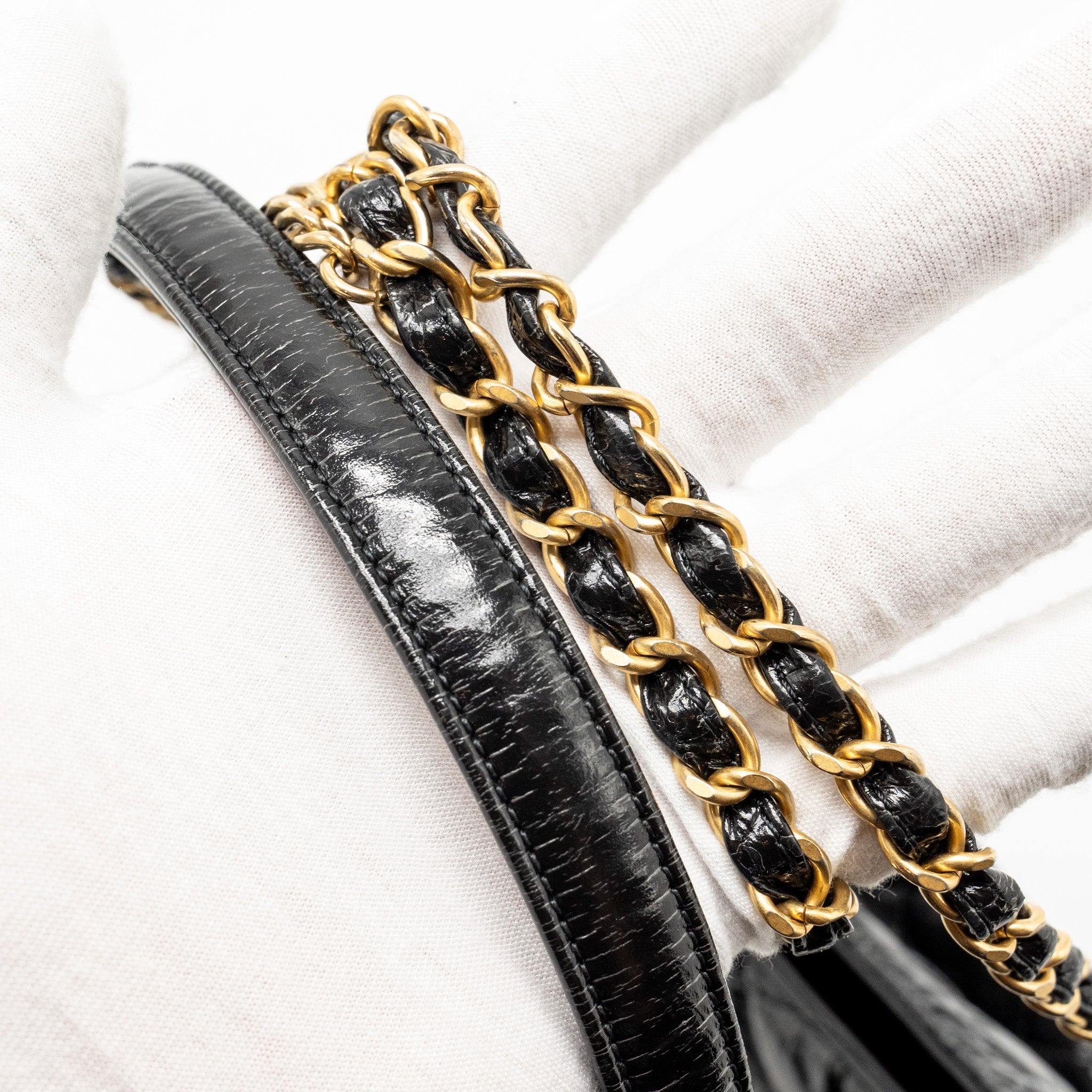 CHANEL HOBO BAG SHINY CALFSKIN BLACK GHW (MICROCHIP)