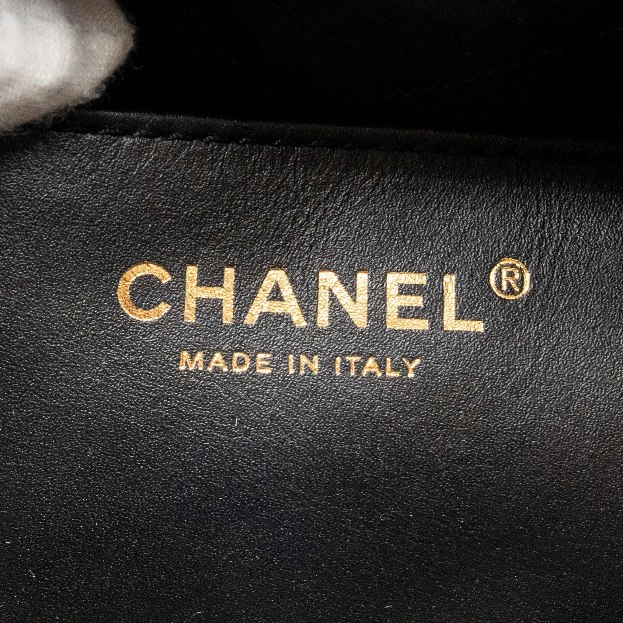 CHANEL MINI 22 BAG CALFSKIN BLACK GHW (MICROCHIP)