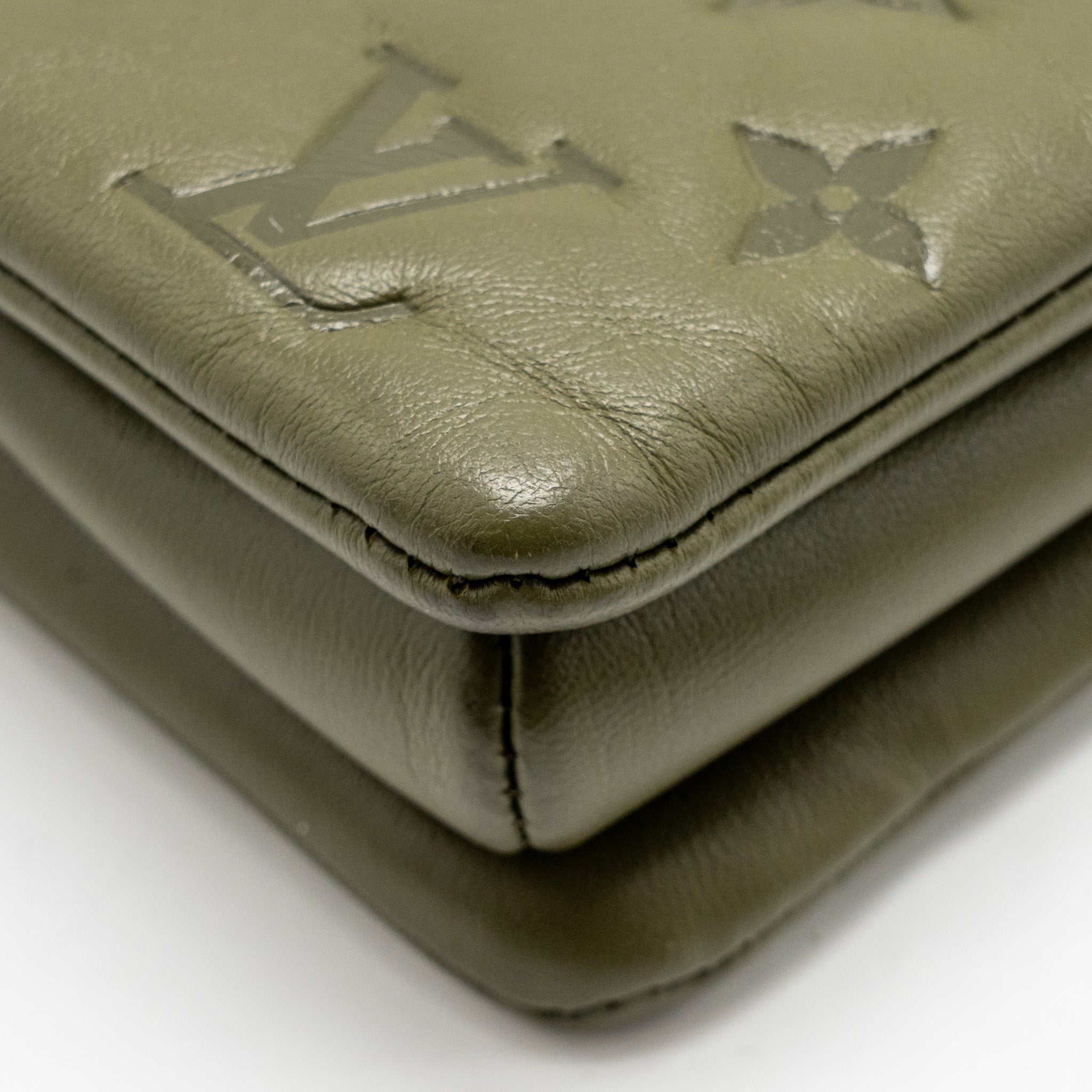 LOUIS VUITTON COUSSIN MM MONOGRAM-EMBOSSED PUFFY LAMBSKIN KHAKI GHW