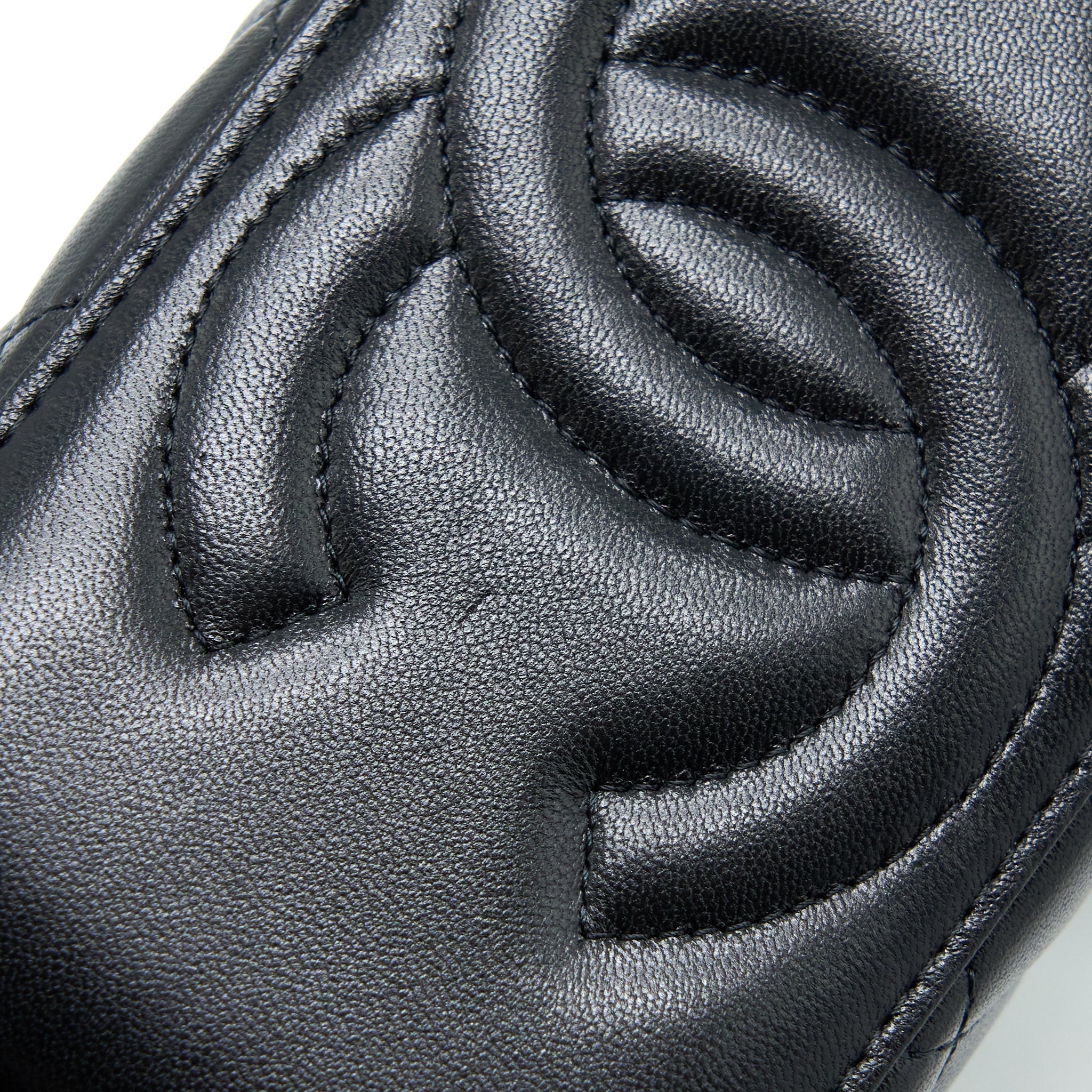 CHANEL 22A TOP HANDLE LONG VANITY CASE LAMBSKIN BLACK LGHW