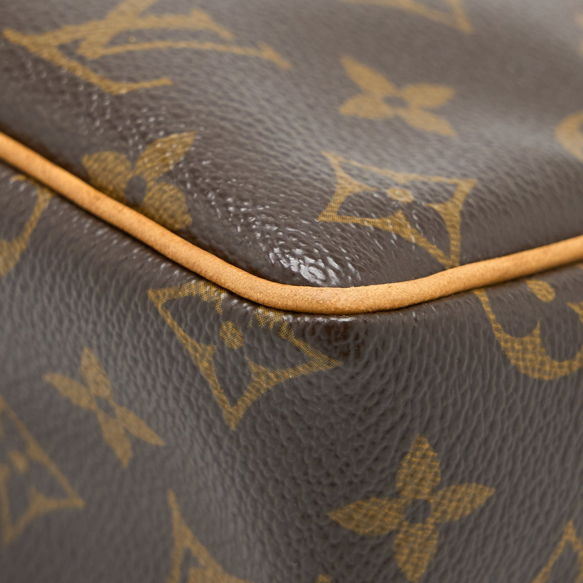 LOUIS VUITTON VINTAGE VIVA CITE PM MONOGRAM CANVAS GHW