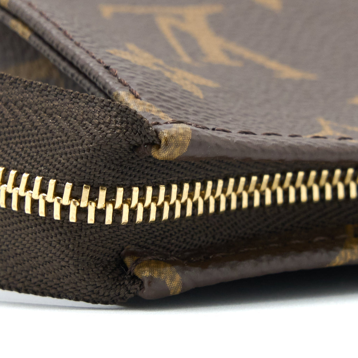 LOUIS VUITTON TOILETRY POCHETTE 15 MONOGRAM CANVAS GHW