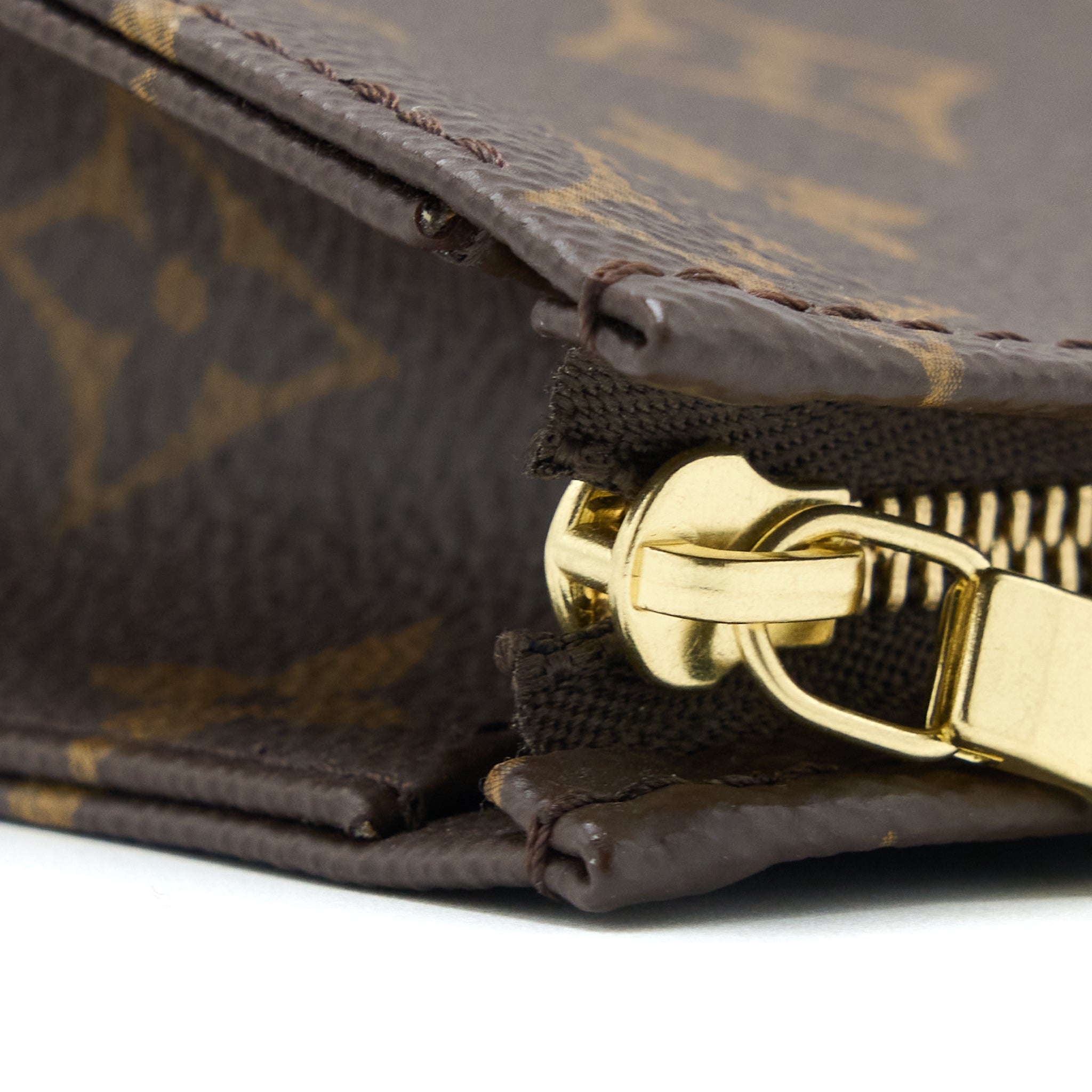 LOUIS VUITTON TOILETRY POCHETTE 19 MONOGRAM CANVAS GHW