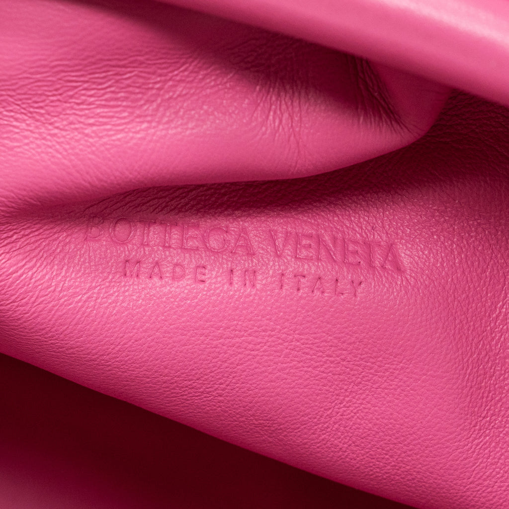 BOTTEGA VENETA MEDIUM POUCH CLUTCH INTERCCATO PINK