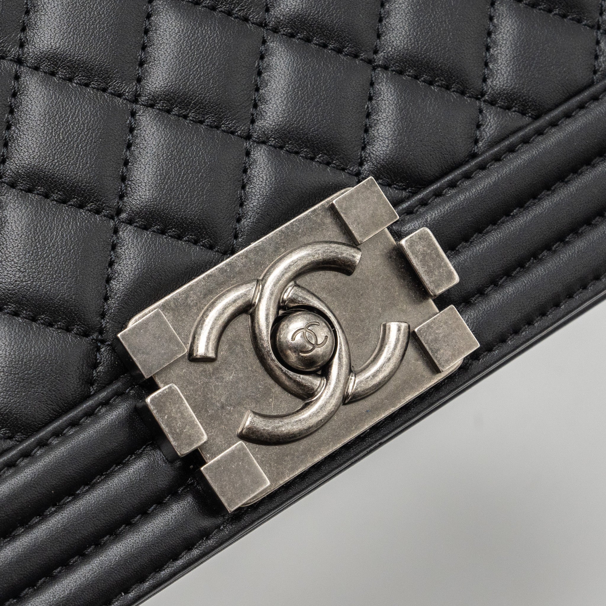 CHANEL MEDIUM BOY BAG LAMBSKIN BLACK RUTHENIUM HARDWARE
