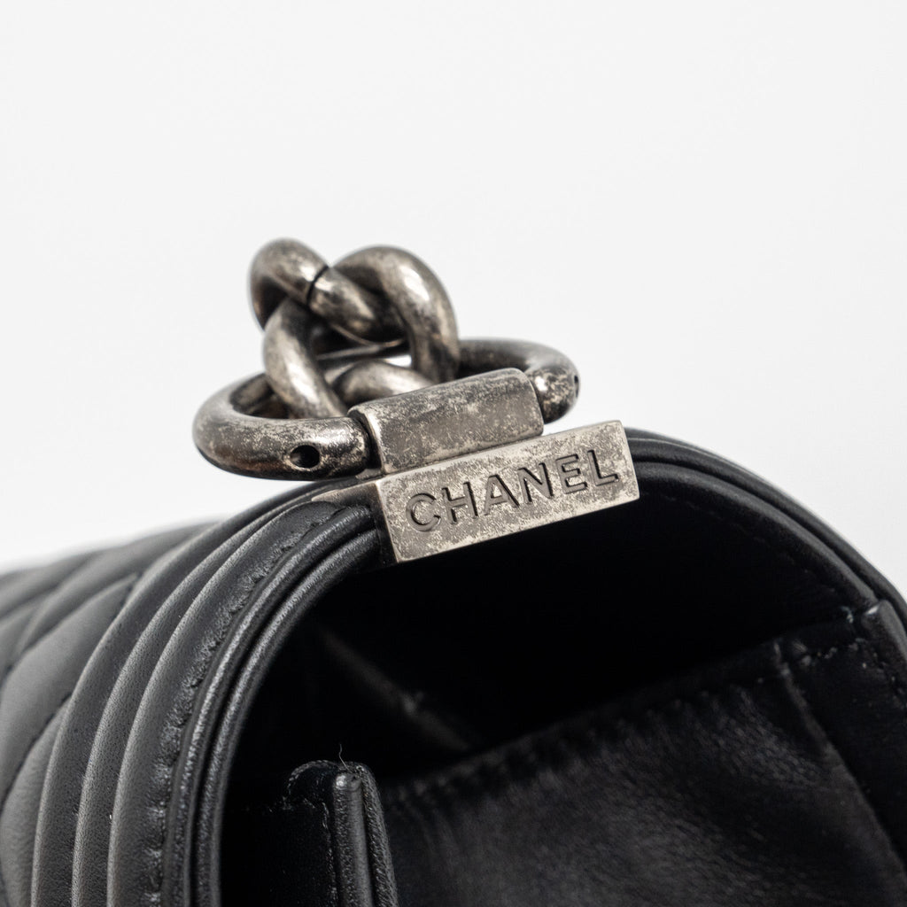 CHANEL MEDIUM BOY BAG LAMBSKIN BLACK RUTHENIUM HARDWARE