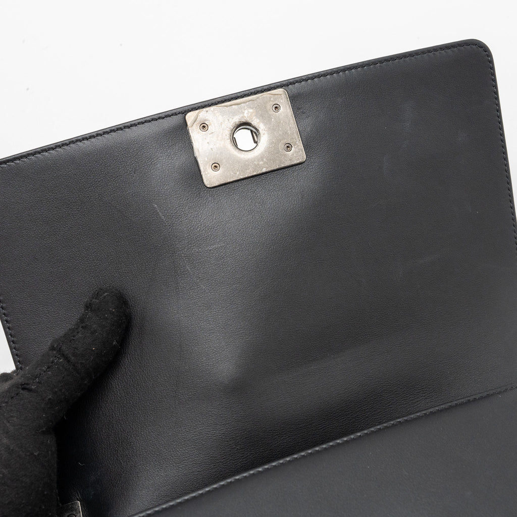 CHANEL MEDIUM BOY BAG LAMBSKIN BLACK RUTHENIUM HARDWARE