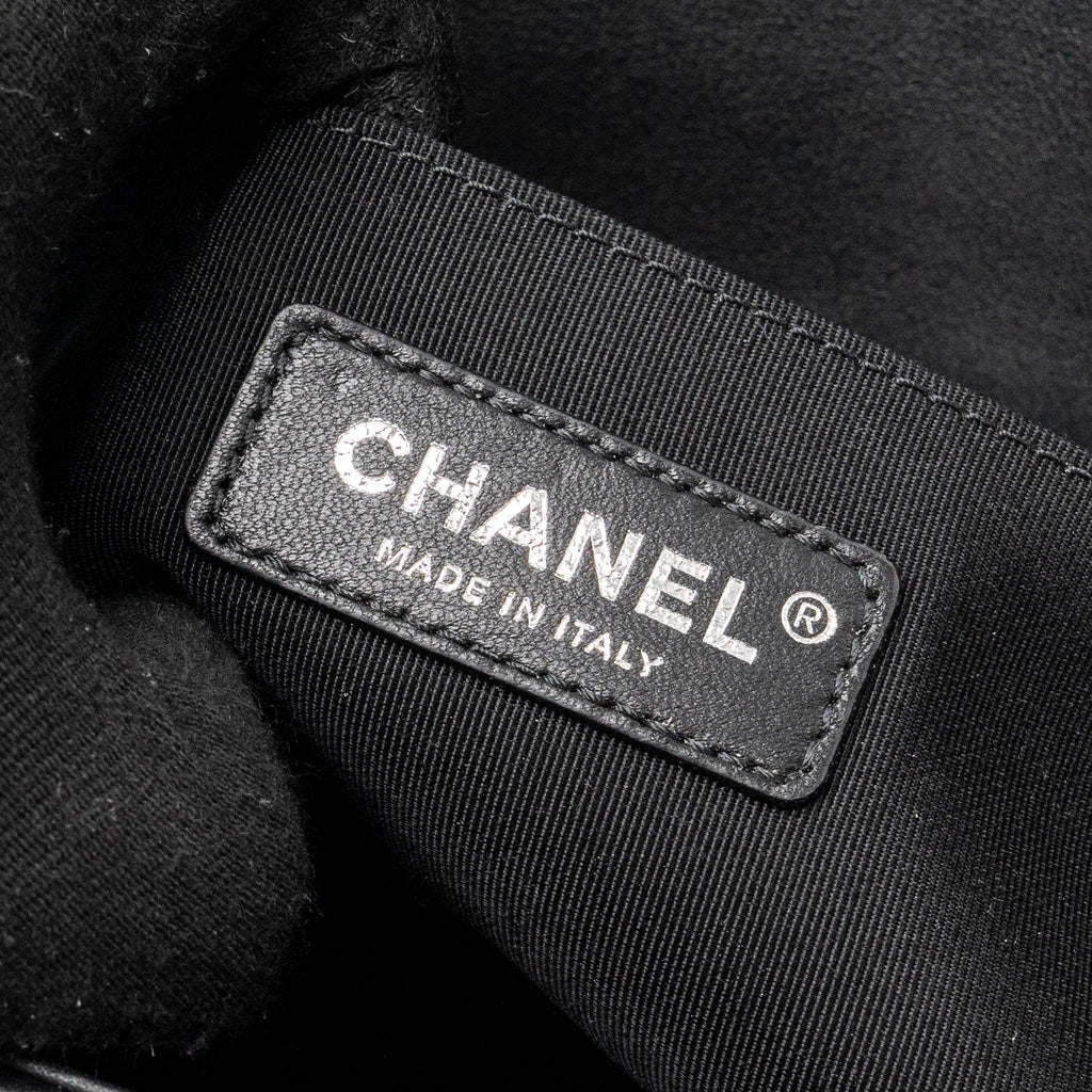 CHANEL MEDIUM BOY BAG LAMBSKIN BLACK RUTHENIUM HARDWARE