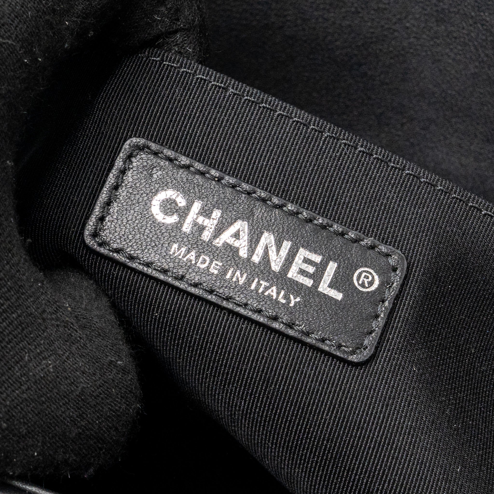 CHANEL MEDIUM BOY BAG LAMBSKIN BLACK RUTHENIUM HARDWARE