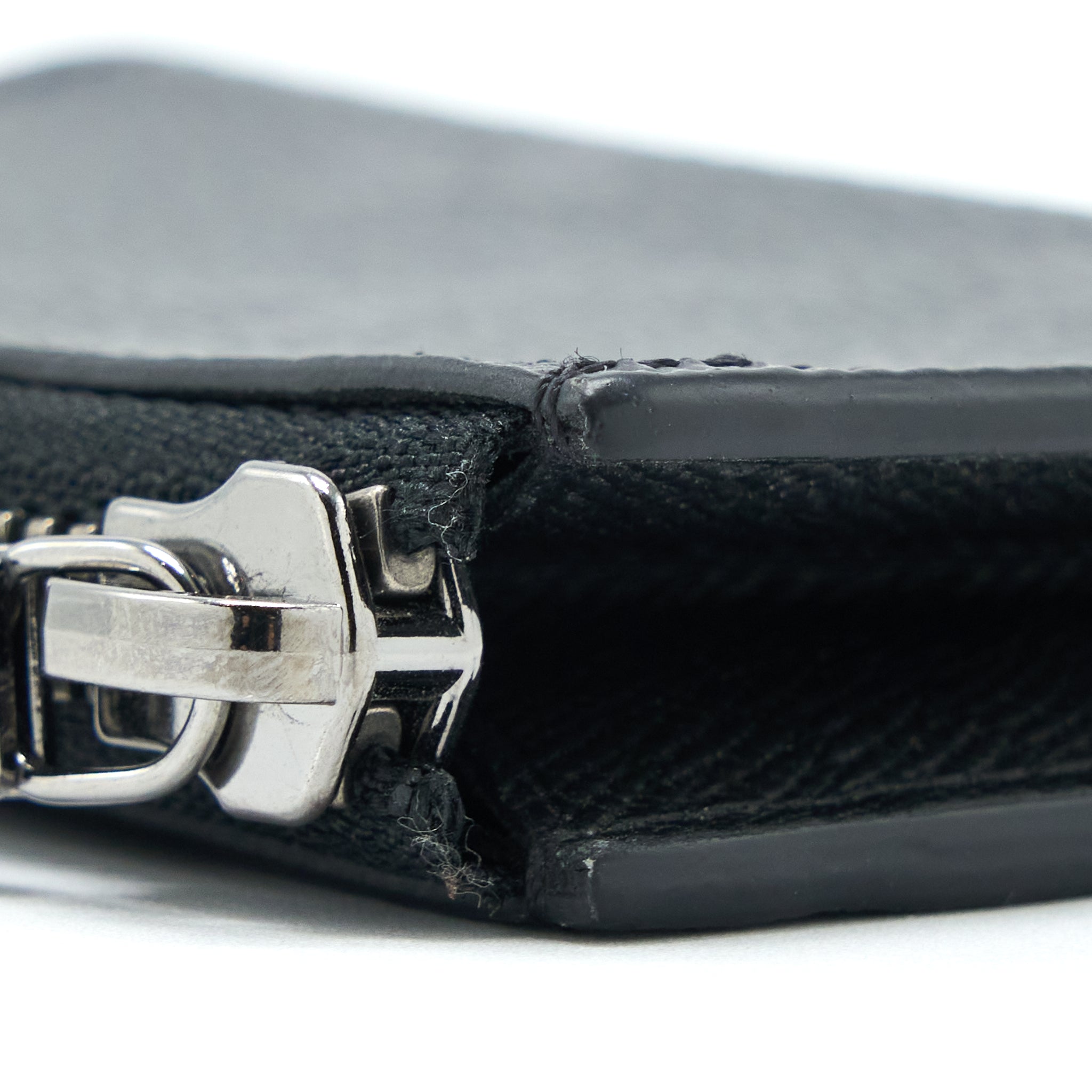LOUIS VUITTON ZIP CARDHOLDER MONOGRAM ECLIPSE CANVAS SHW