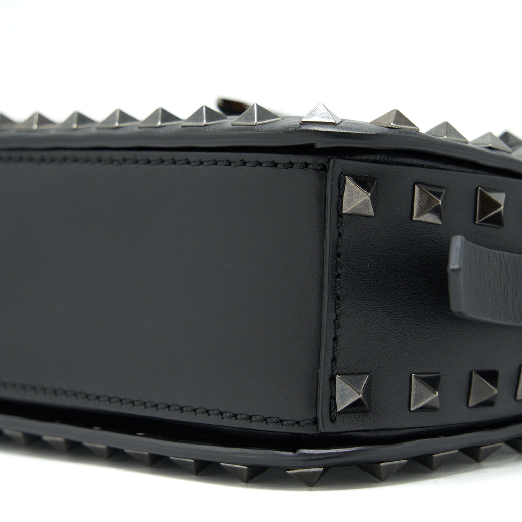 VALENTINO GARAVANI SMALL ROCKSTUD GRAINY CALFSKIN CROSSBODY BAG BLACK SHW