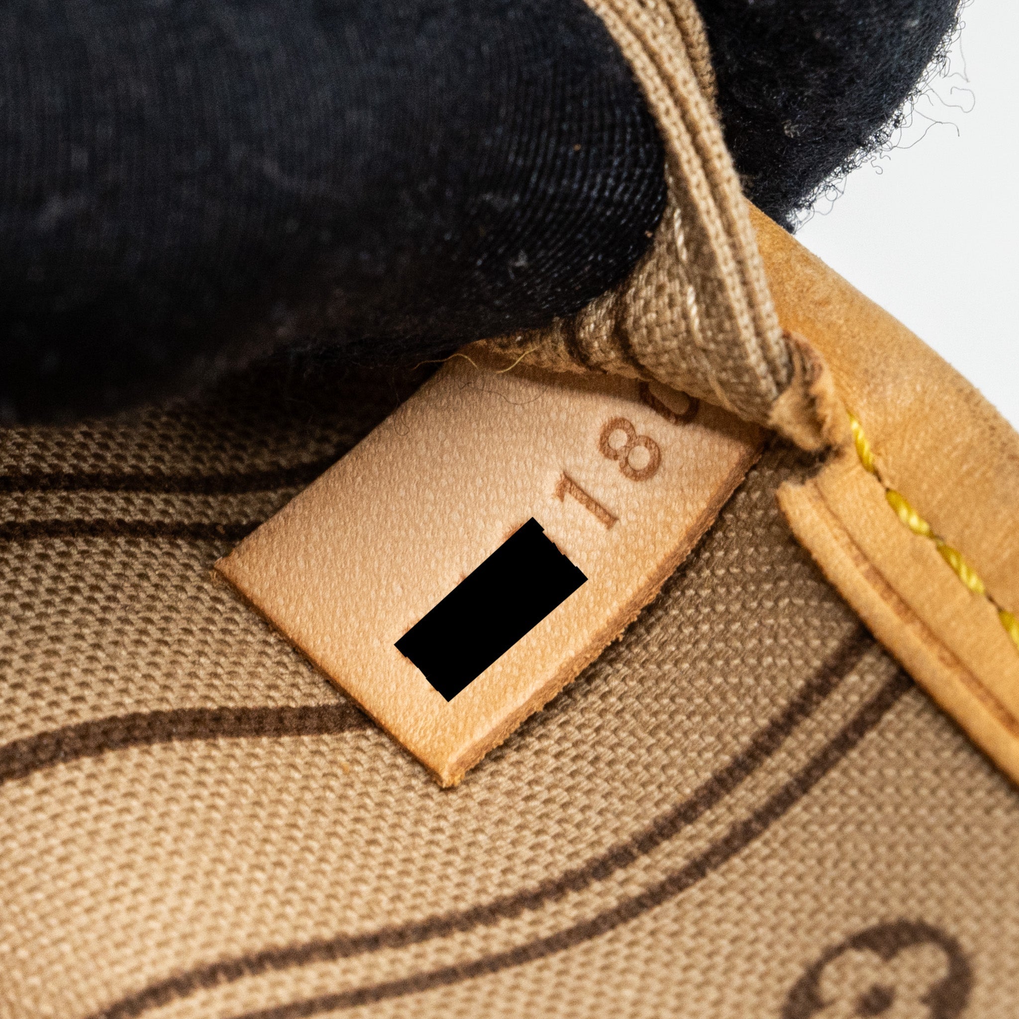 LOUIS VUITTON NEVERFULL MM MONOGRAM CANVAS GHW