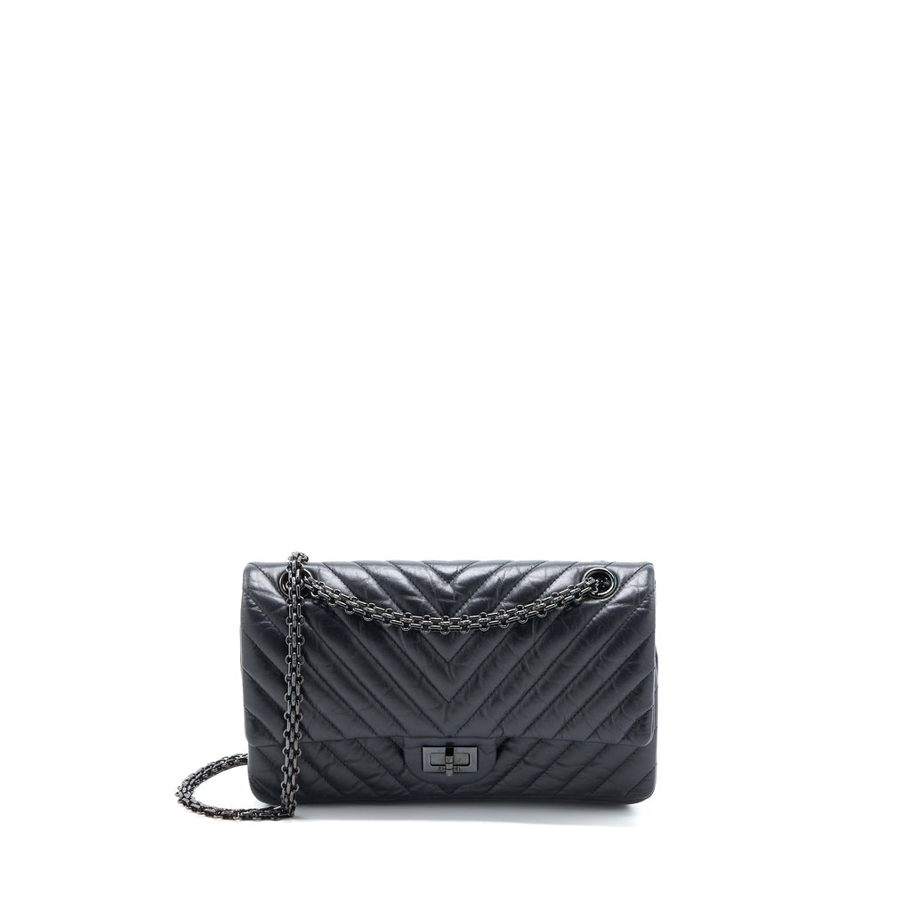 CHANEL 2.55 REISSUE SMALL DOUBLE FLAP BAG CHEVRON AGED CALFSKIN BLACK WITH BLACK HARDWARE