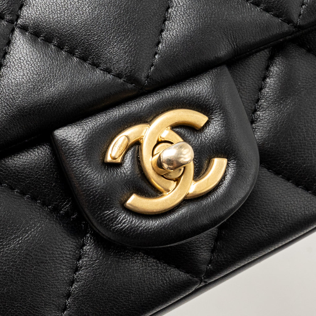 CHANEL 22B HEART CHAIN FLAP BAG LAMBSKIN BLACK GHW(MICROCHIP)